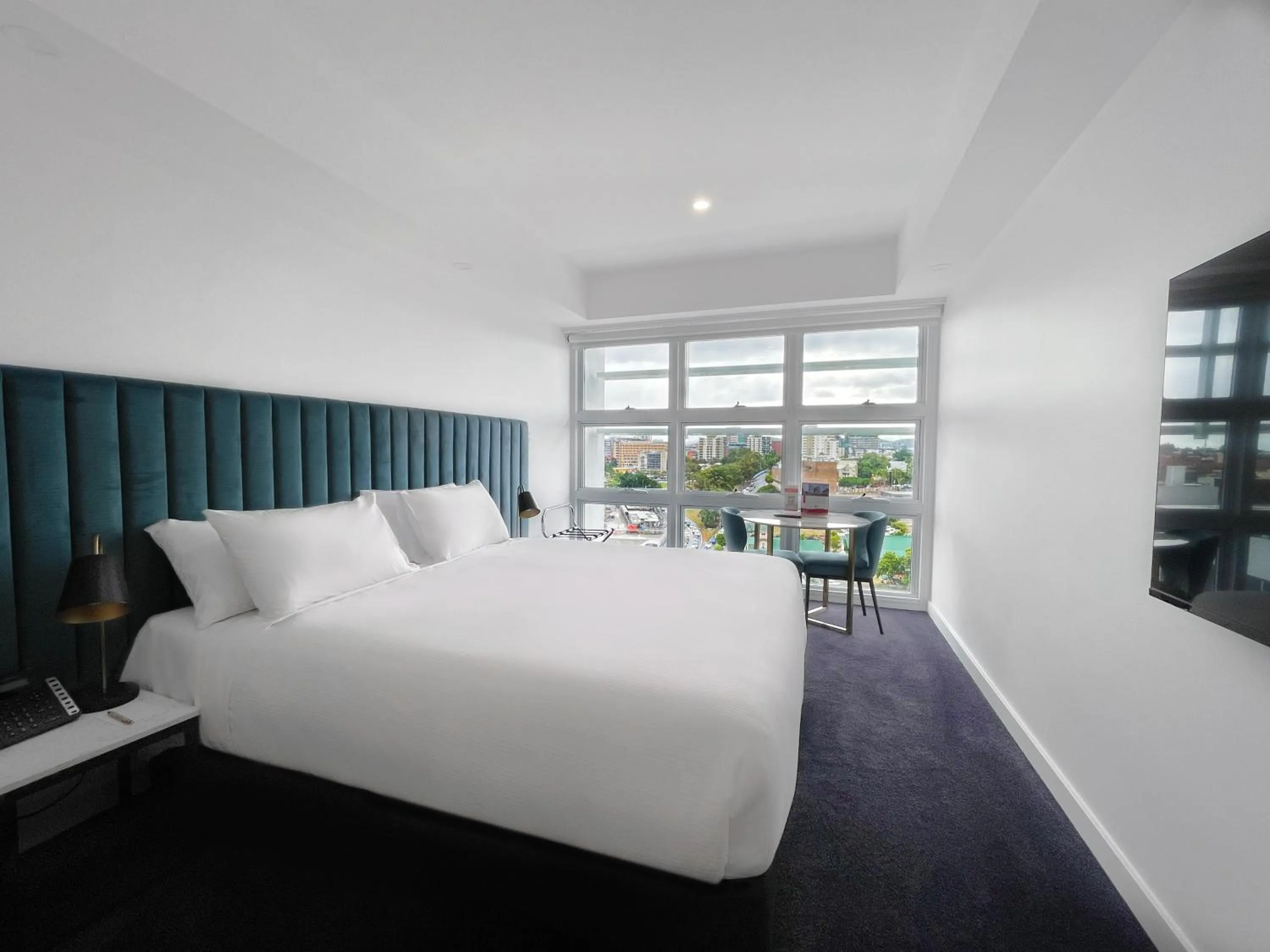 Bed in Swiss-Belhotel Woolloongabba, Brisbane
