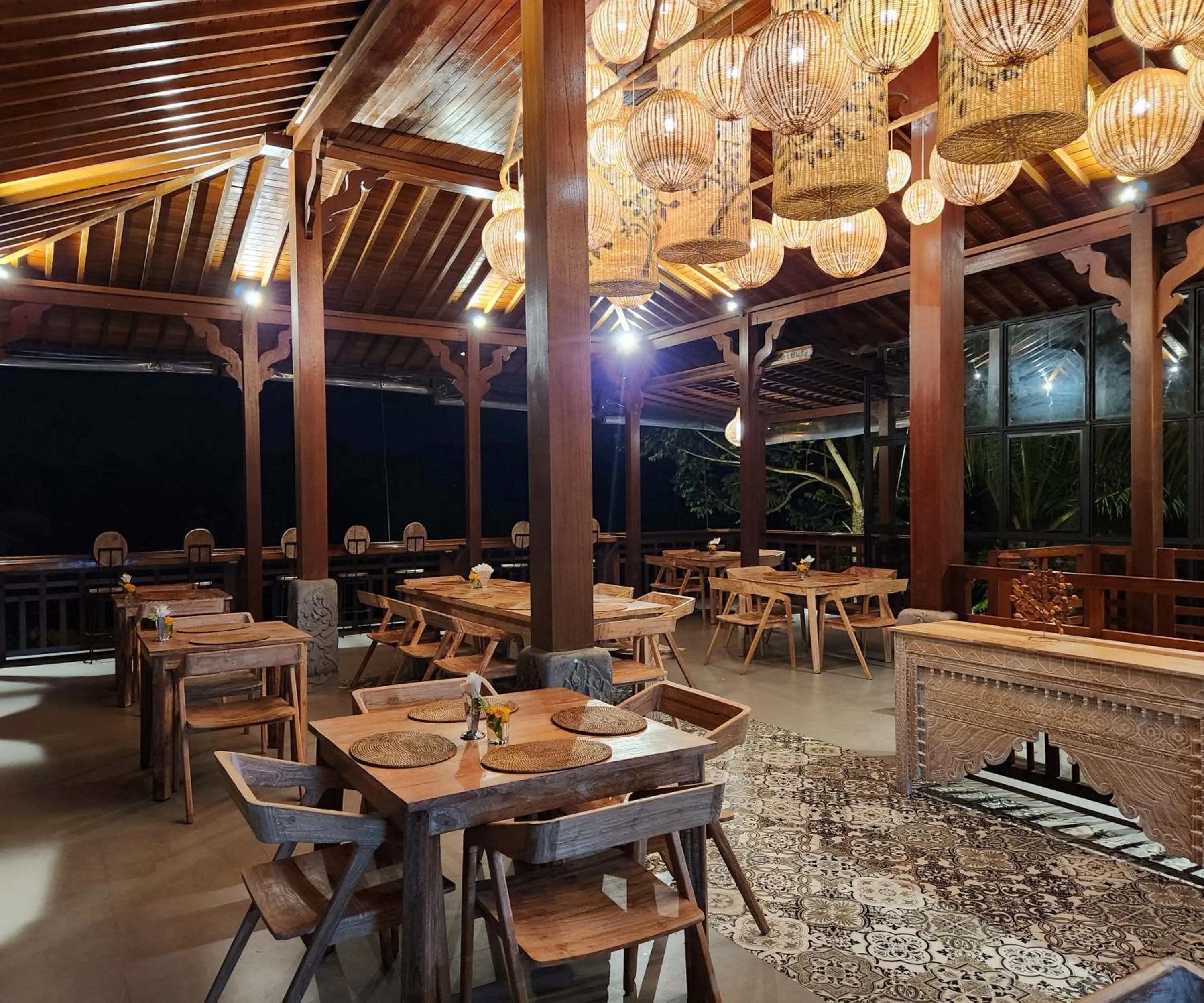 Restaurant/places to eat in Pinggala Villa Ubud