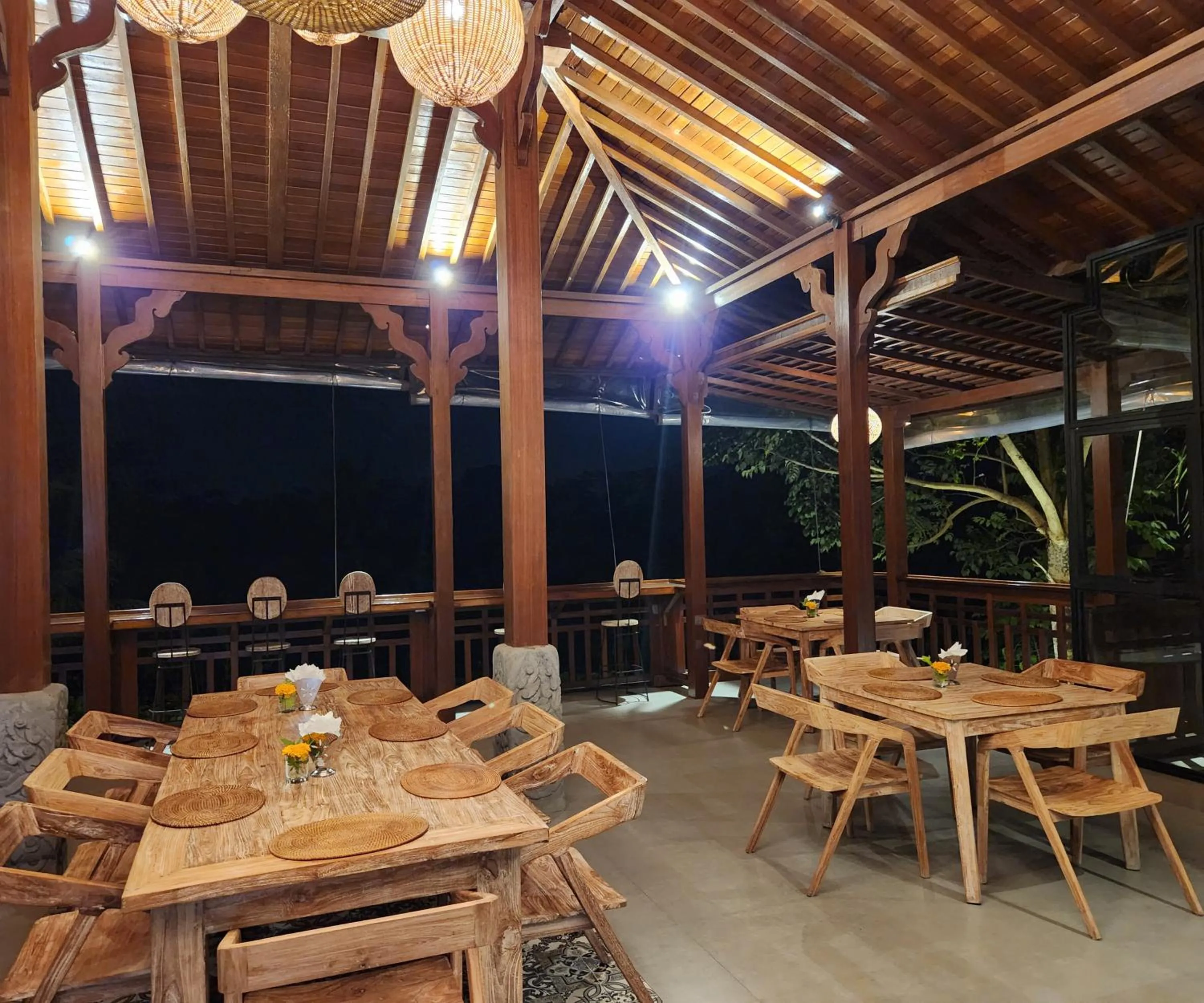 Restaurant/places to eat in Pinggala Villa Ubud