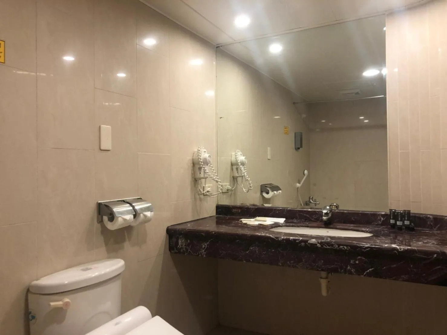 Bathroom in Unite Hotel
