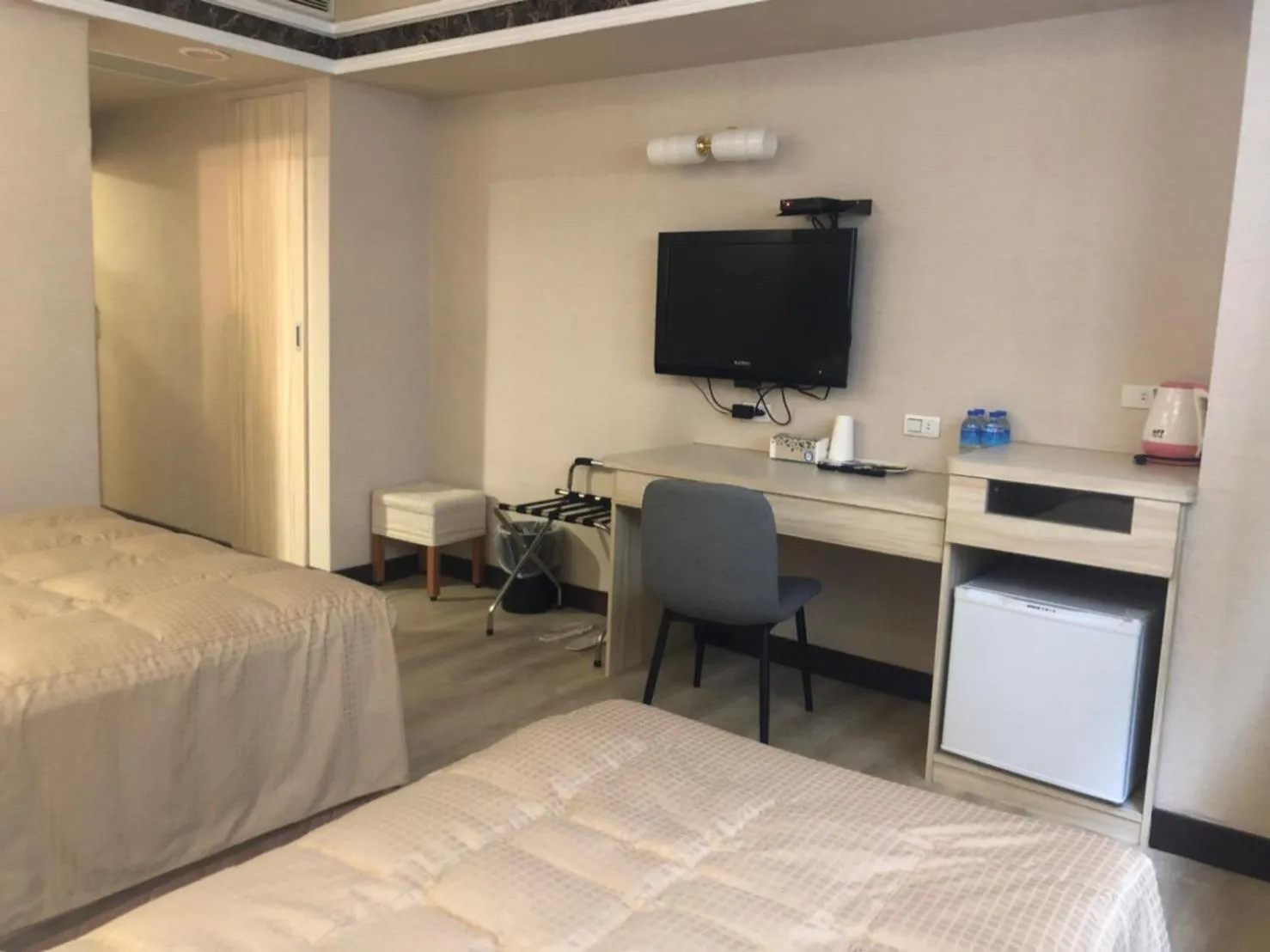 Photo of the whole room, Bed in Unite Hotel