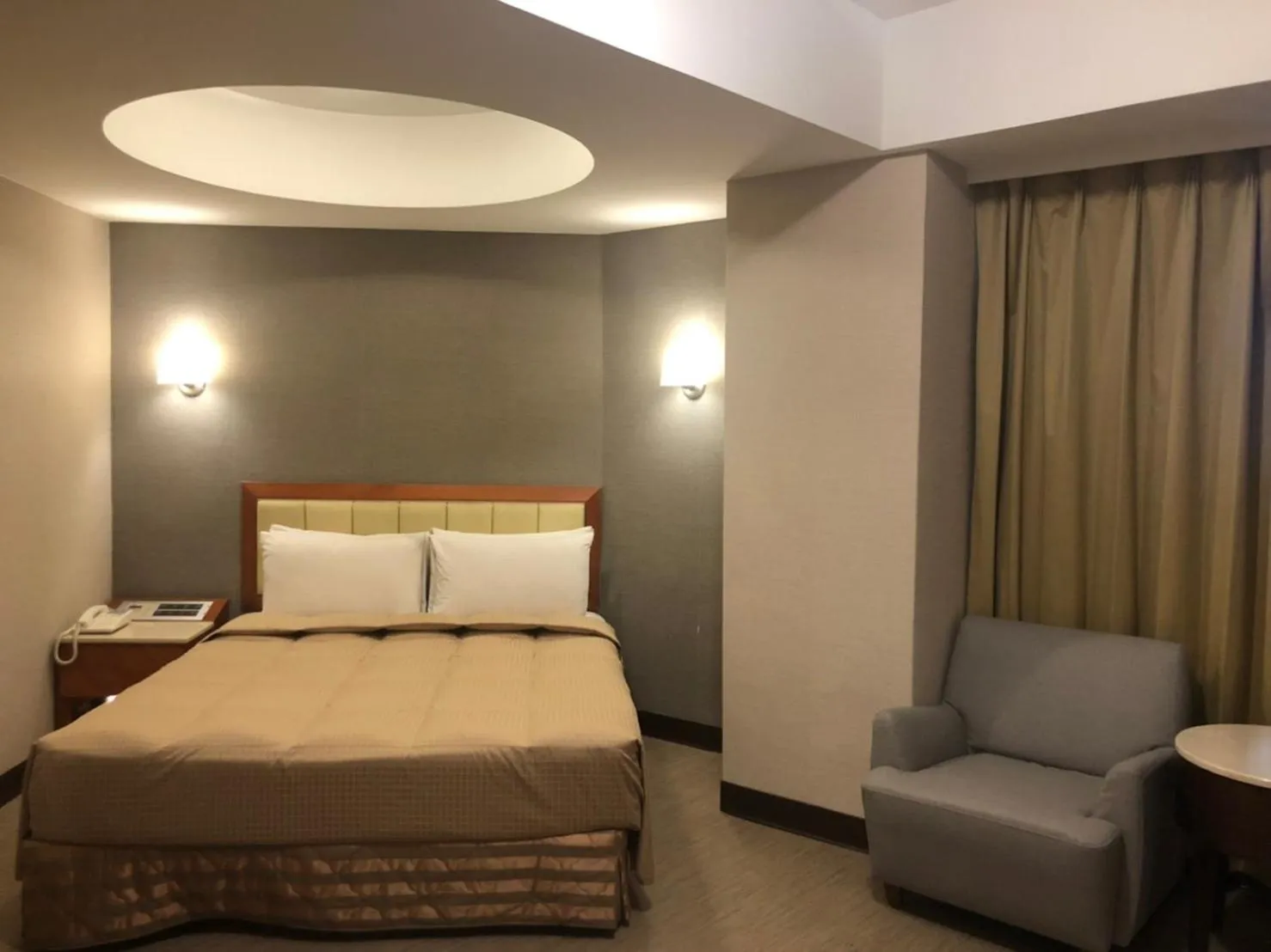 Photo of the whole room, Bed in Unite Hotel