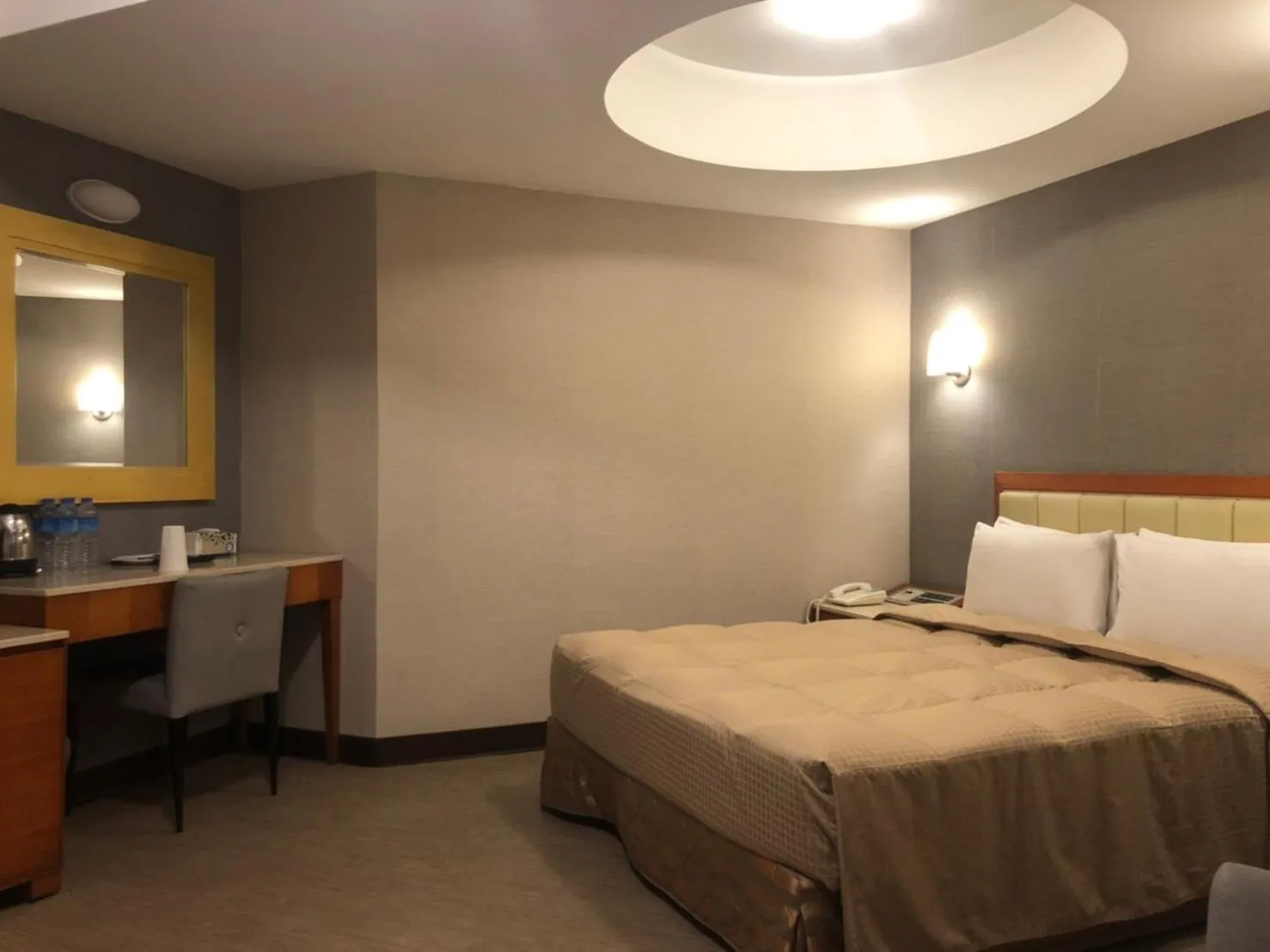 Bedroom, Bed in Unite Hotel