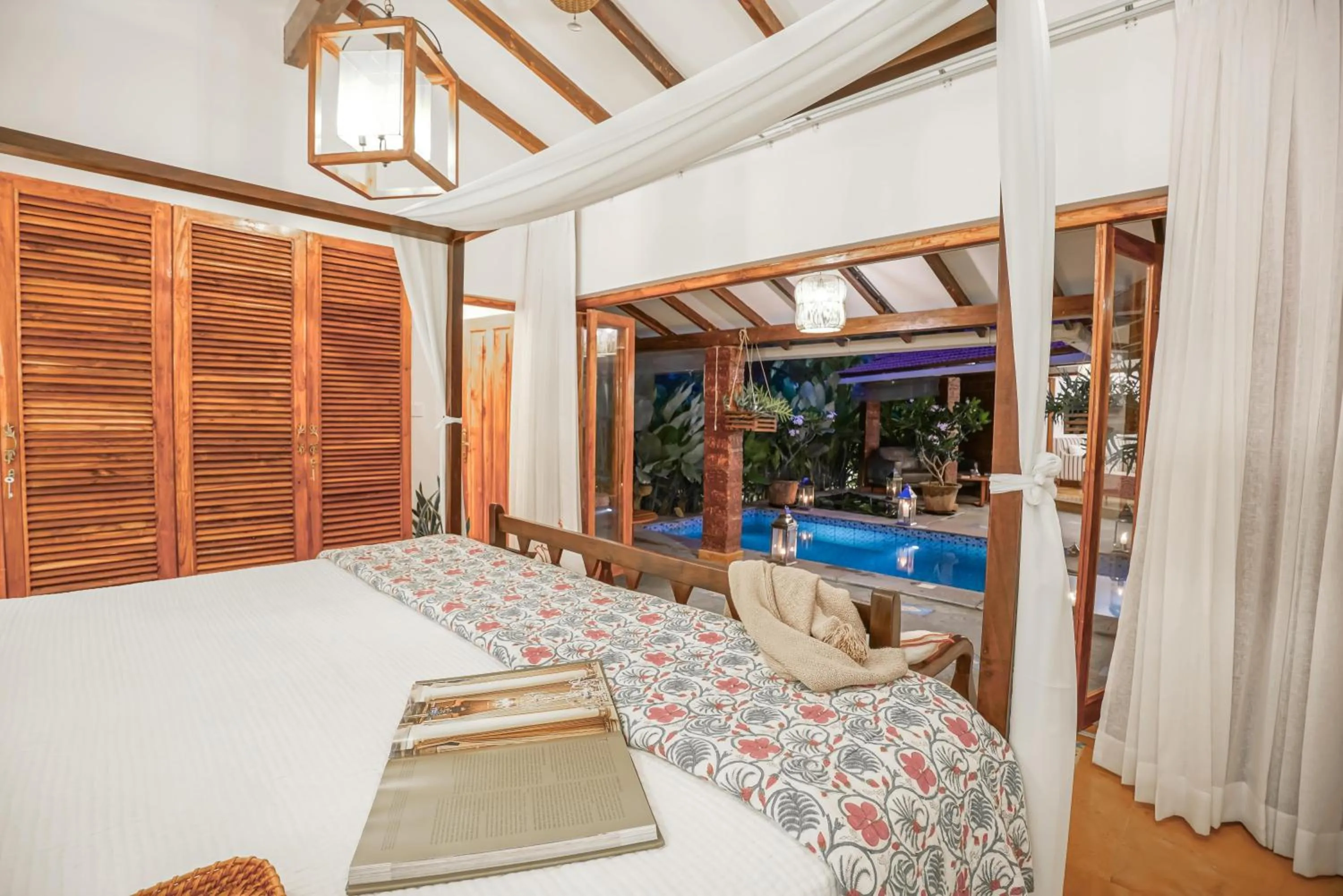 Bed in LaRiSa Resort & Spa, Ashwem