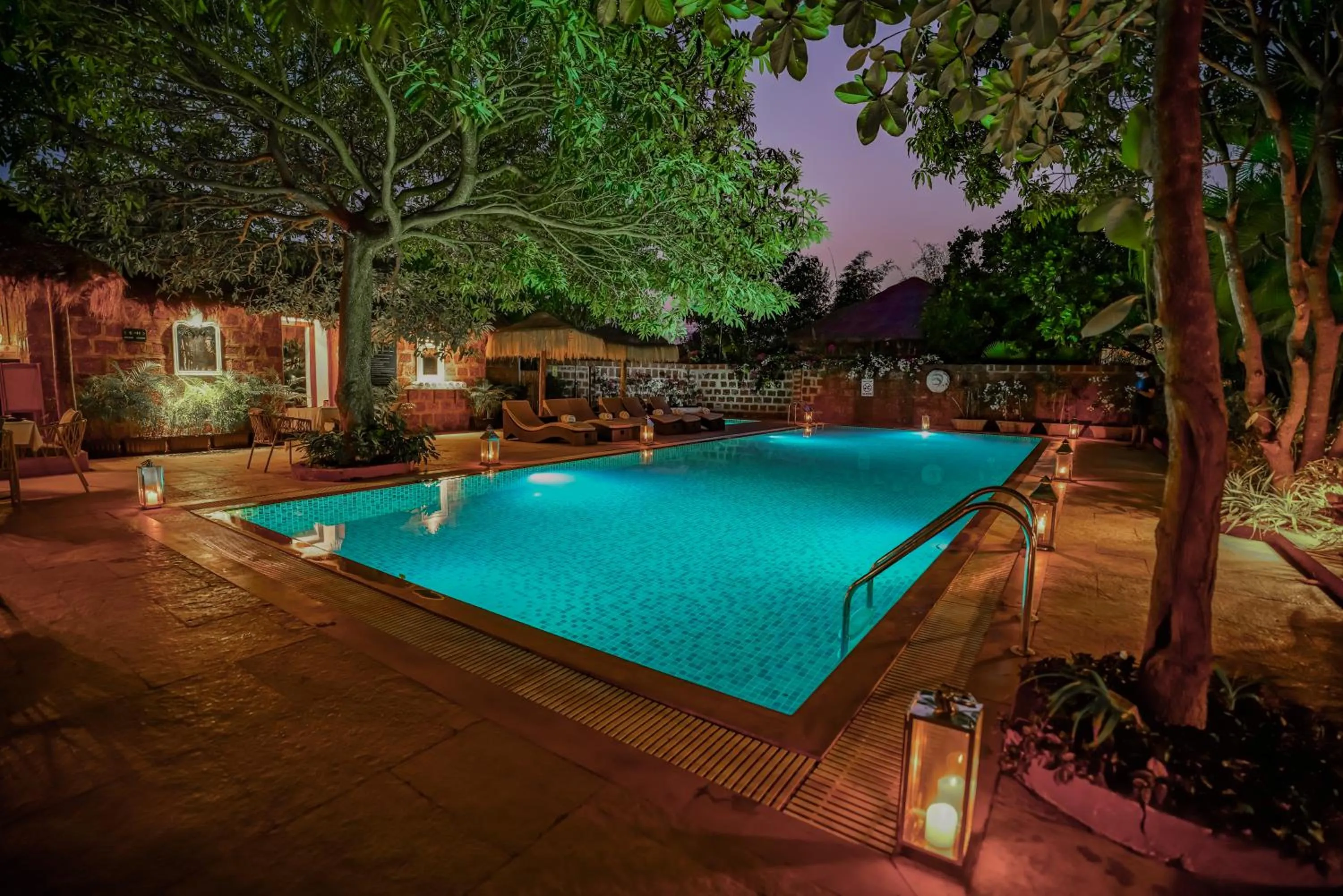 Swimming pool in LaRiSa Resort & Spa, Ashwem