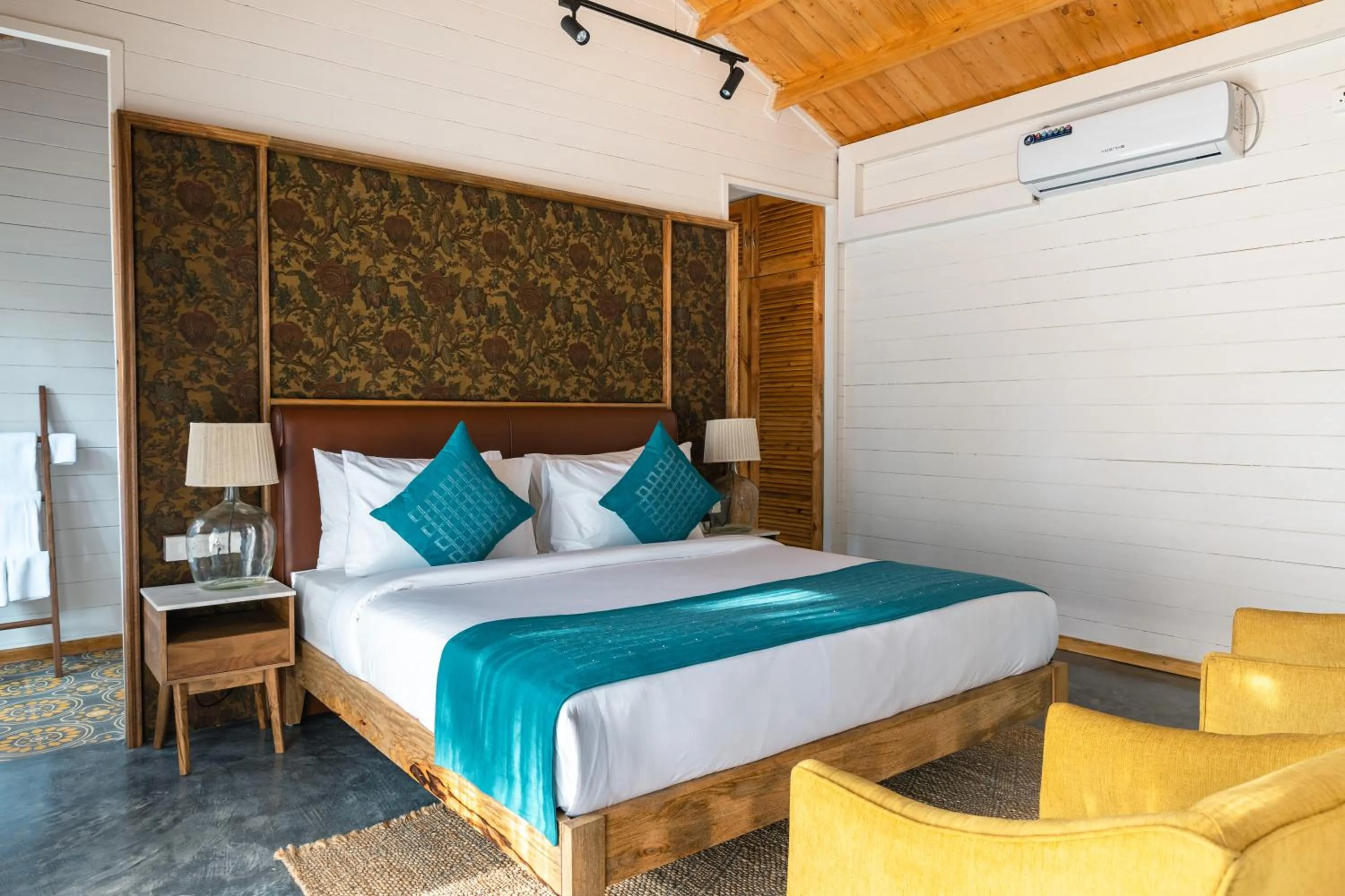 Bedroom, Bed in LaRiSa Resort & Spa, Ashwem