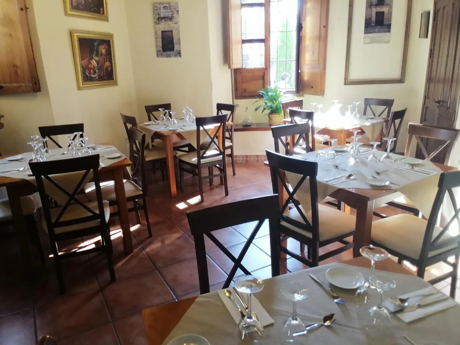 Restaurant/places to eat in Hotel Plateros