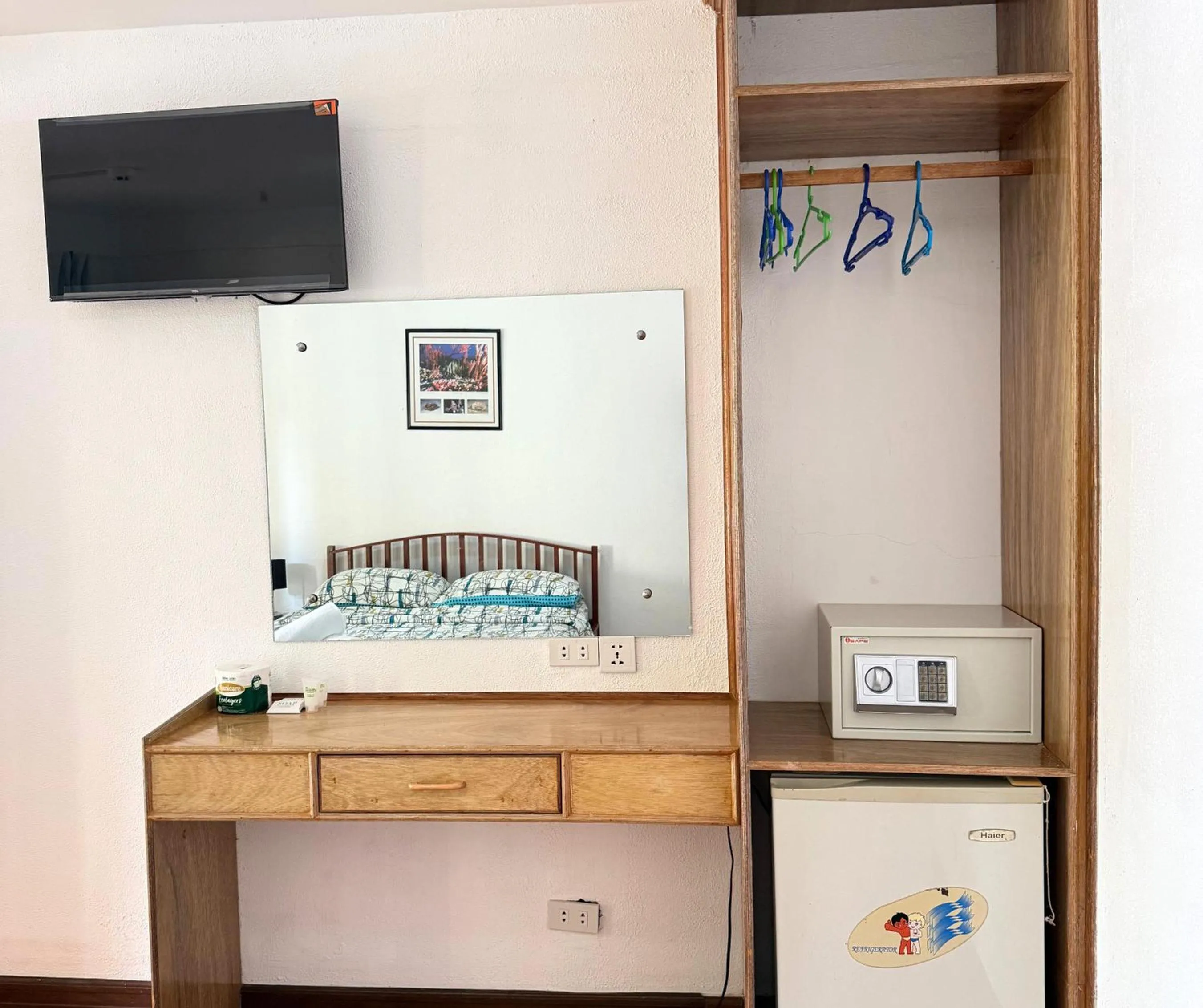 hair dresser in Lalaguna Beach Club & Dive Centre