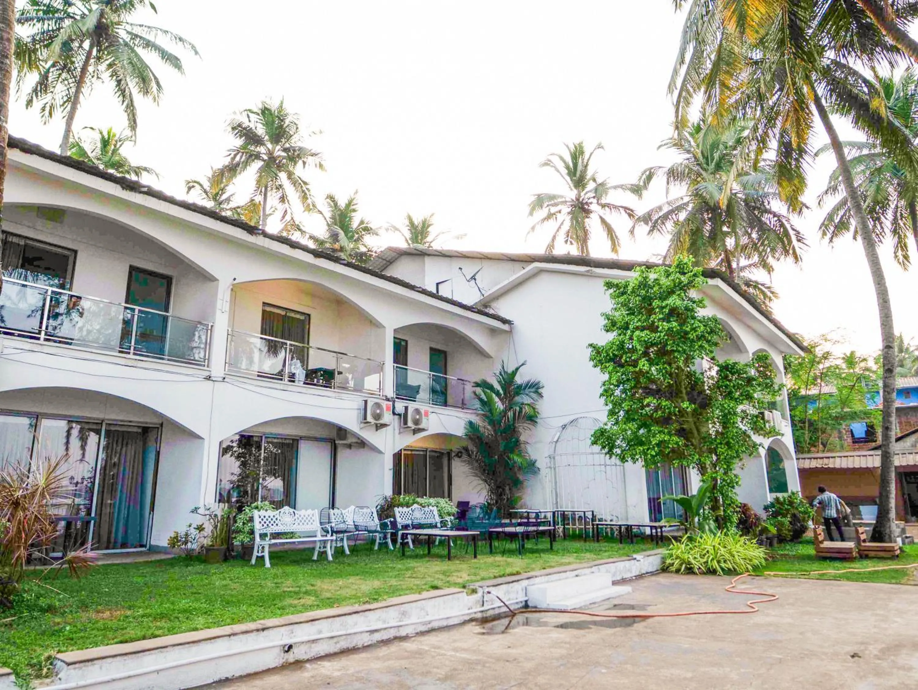 Blu Missel By The River