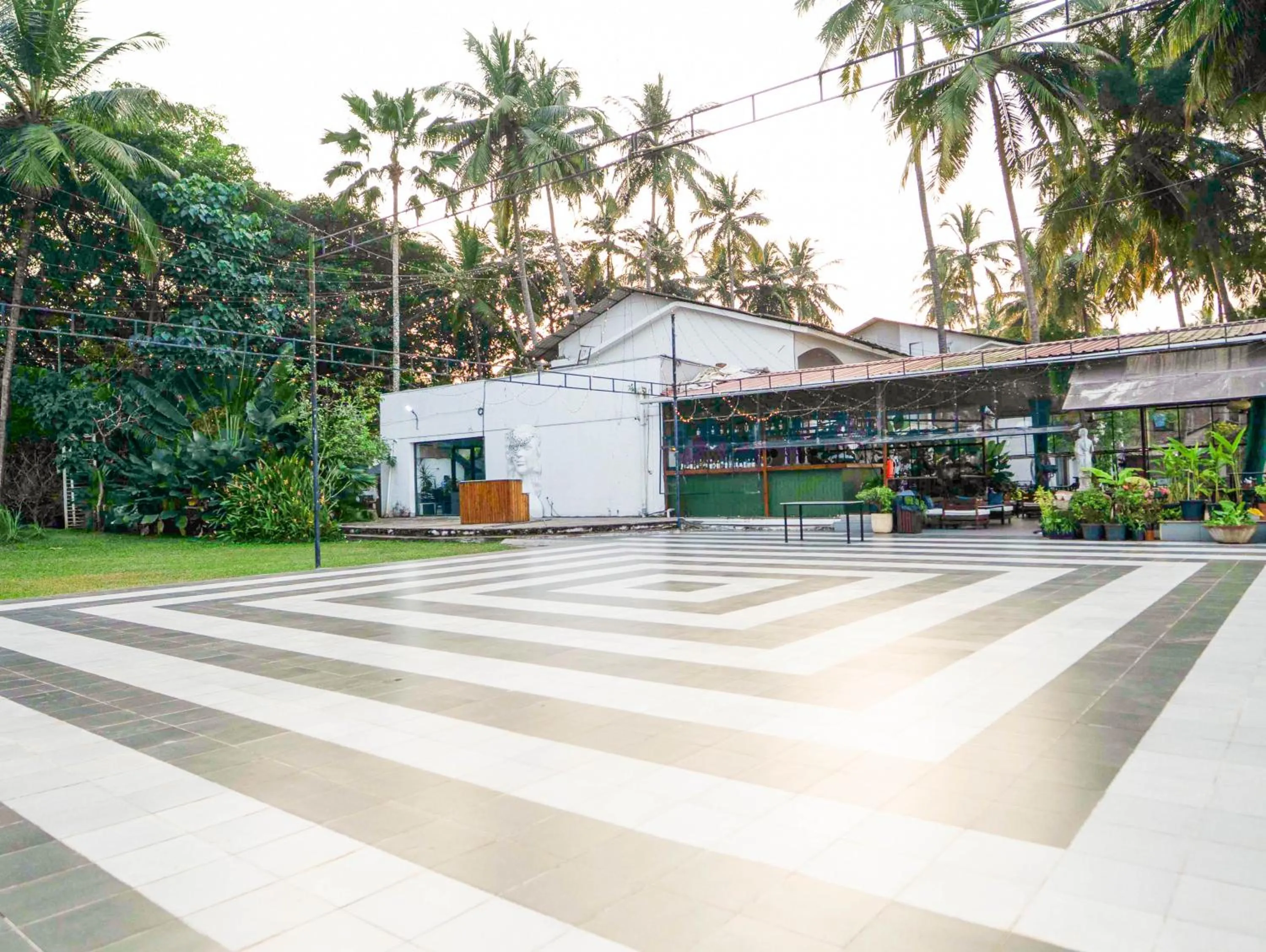 Blu Missel By The River