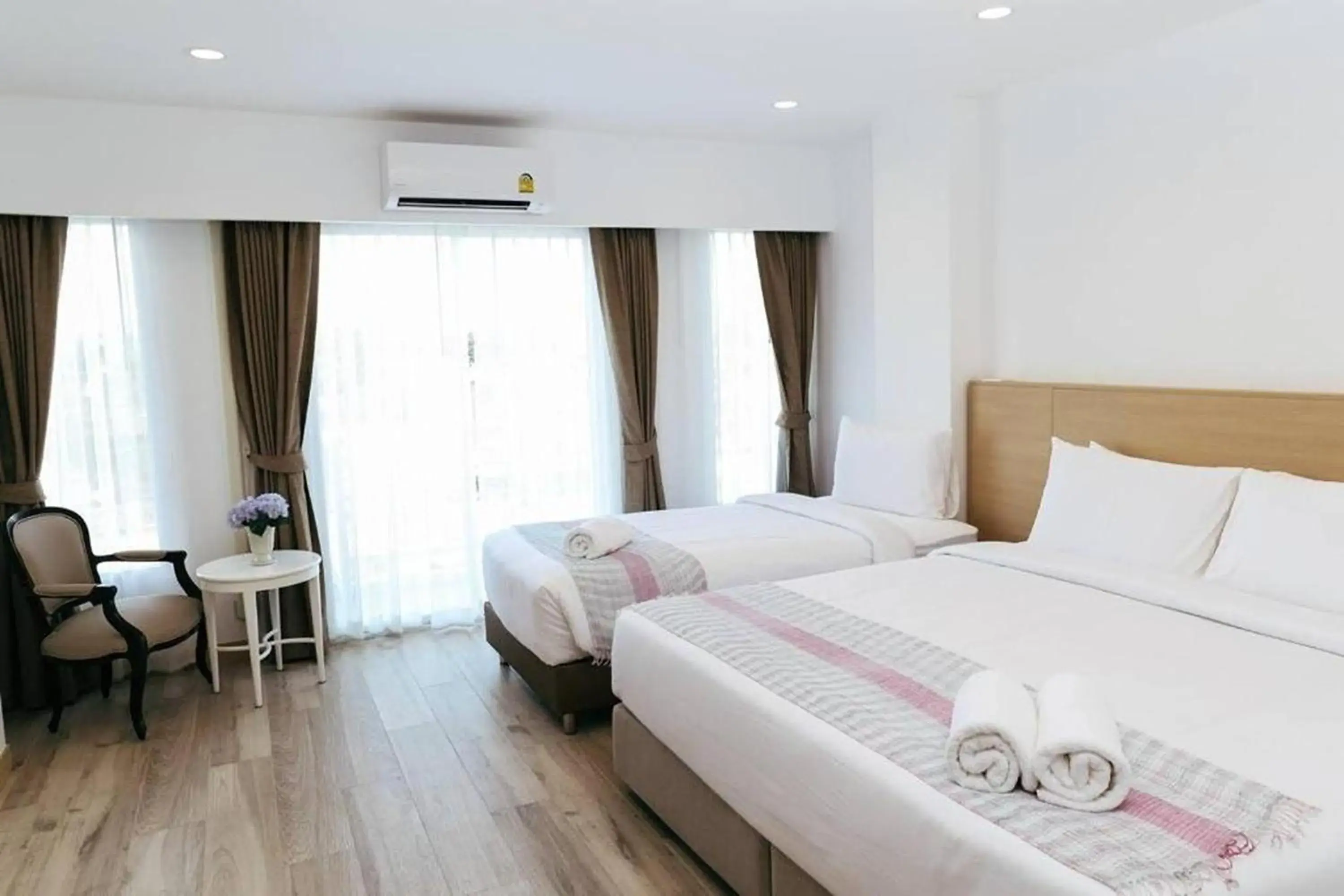 Deluxe Triple Room in Arsh Boutique Hotel Deluxe Triple Room in Arsh Boutique Hotel