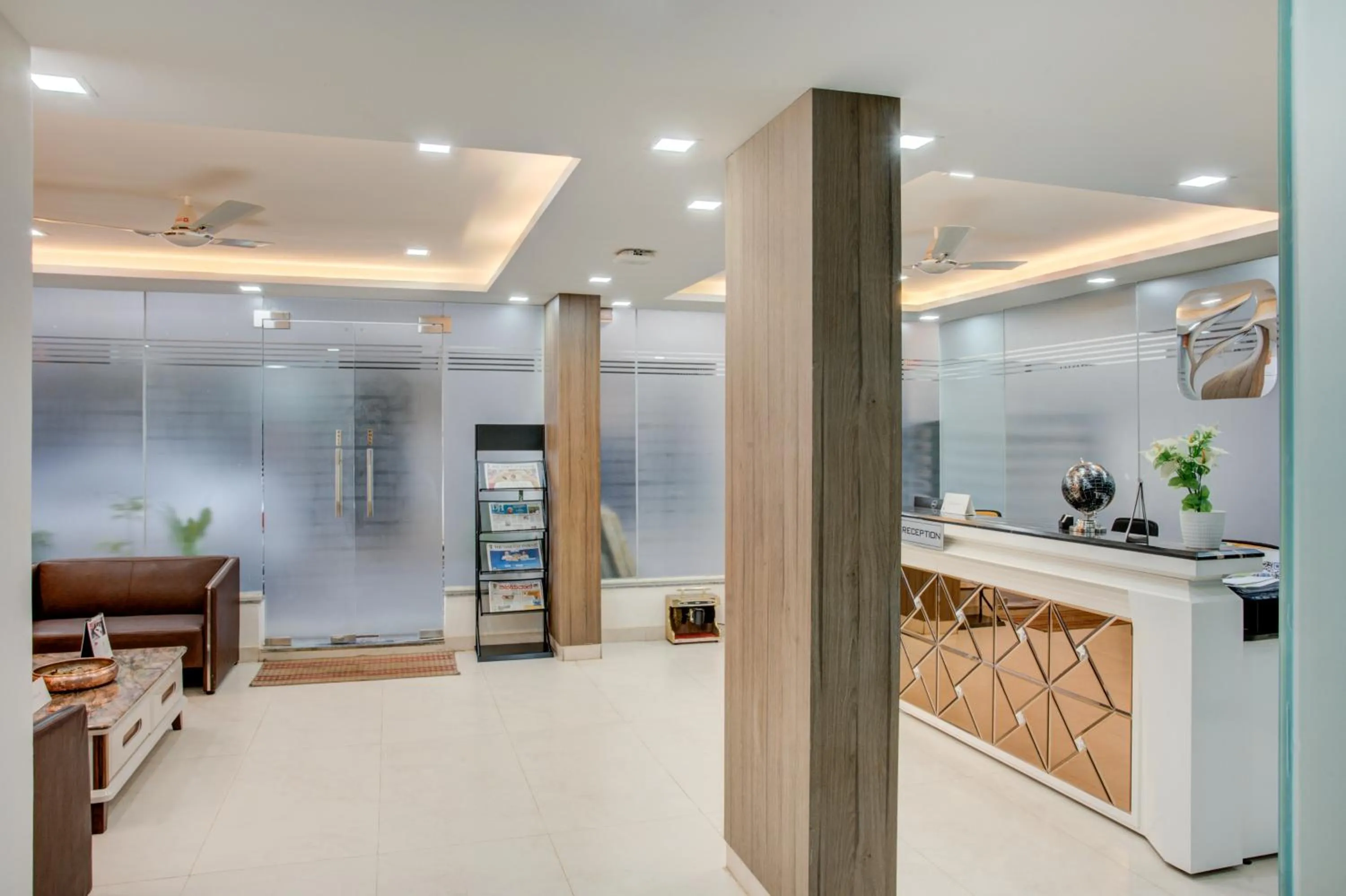 Lobby or reception in Hotel Sterling Inn Bangalore International Airport