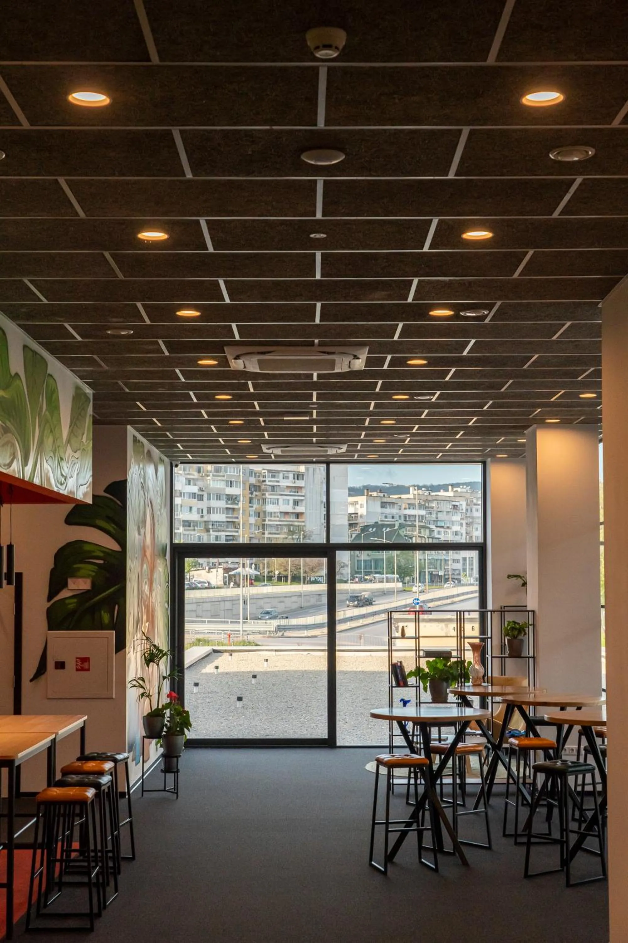 Seating area in Hotel Campus 90 - Free Parking