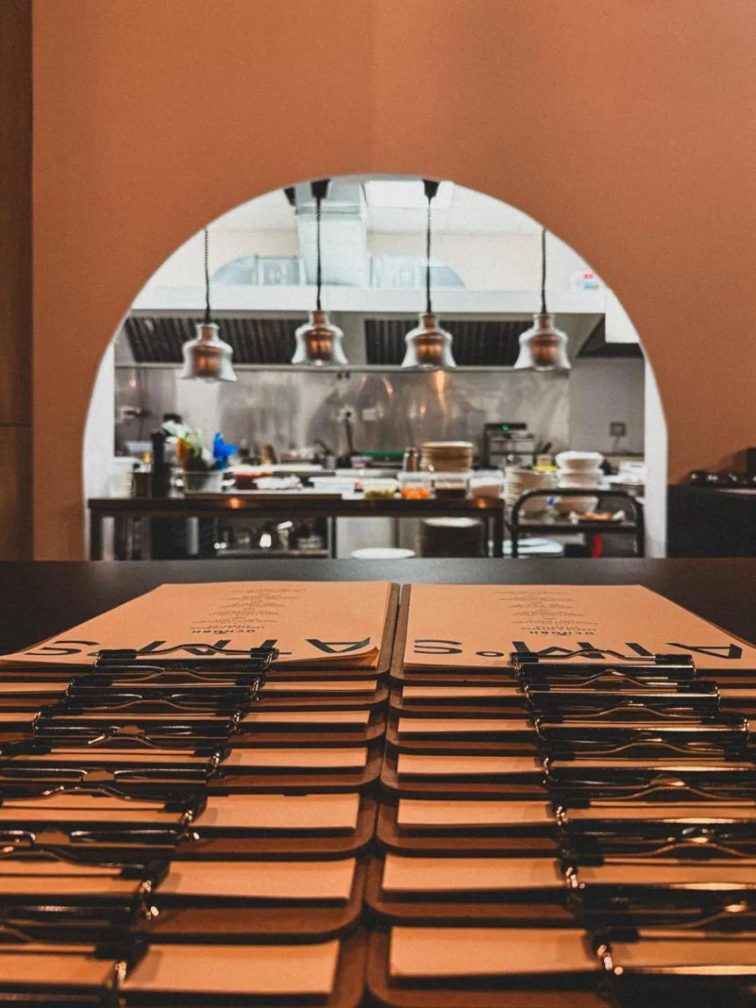 Restaurant/places to eat in Hotel Campus 90 - Free Parking