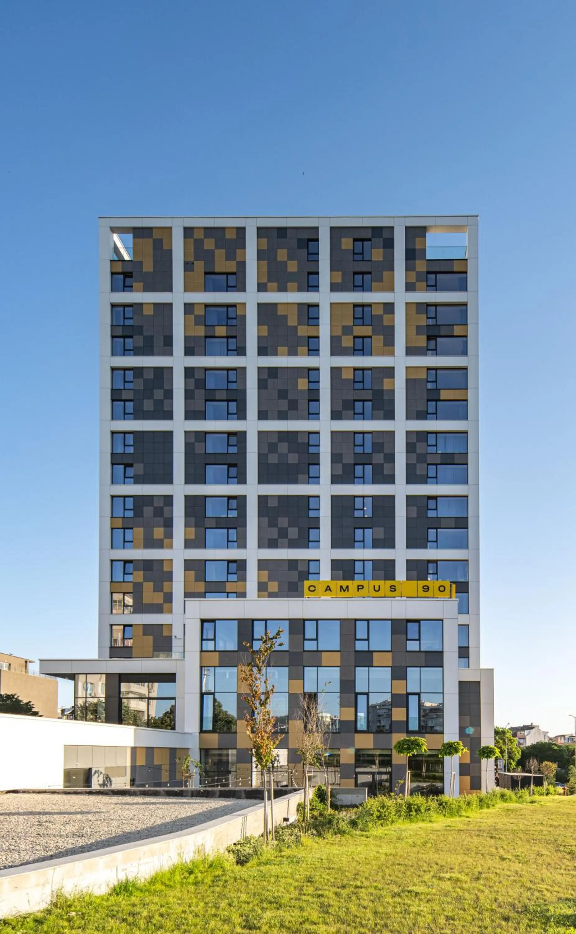 Property building in Hotel Campus 90 - Free Parking