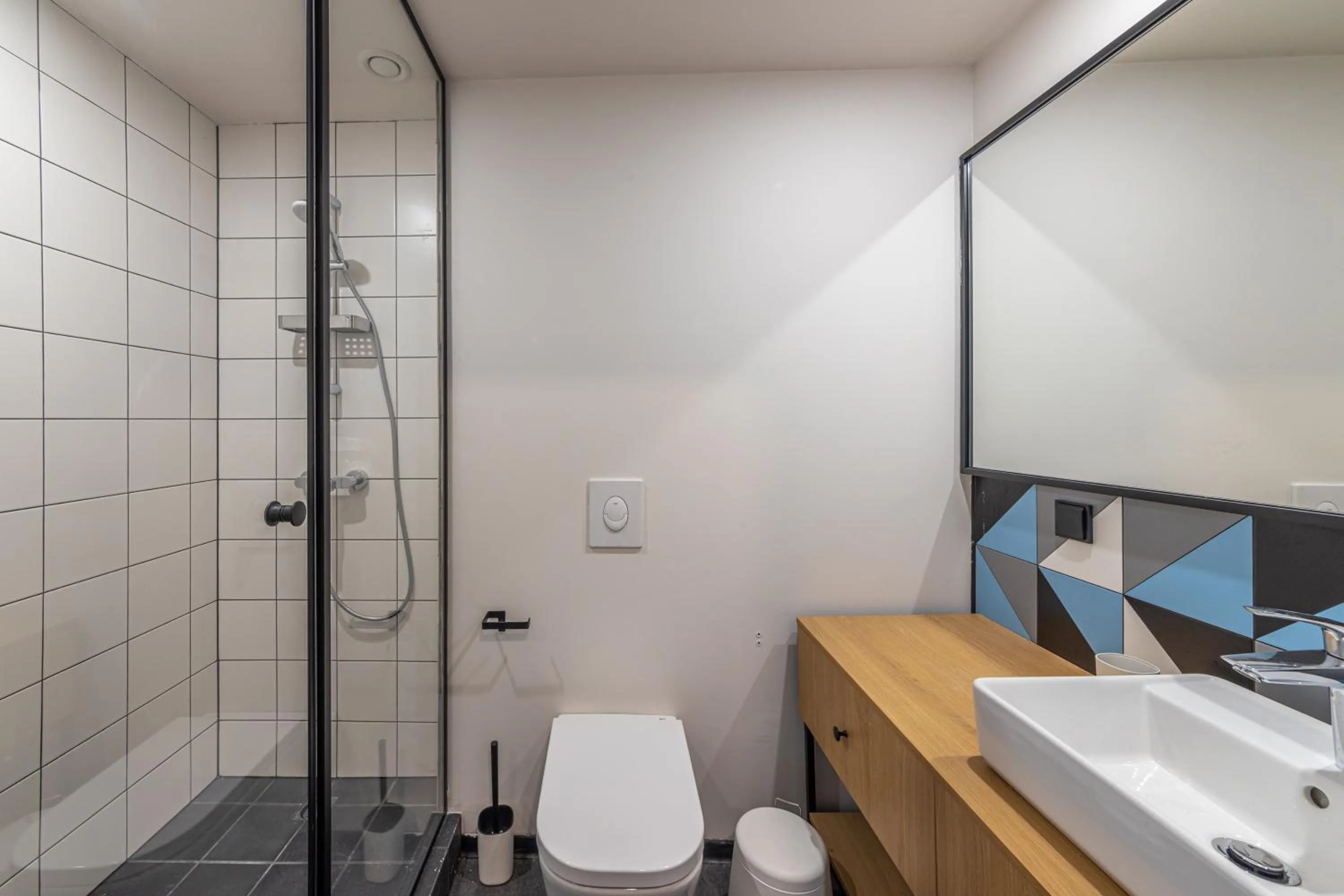 Shower in Hotel Campus 90 - Free Parking