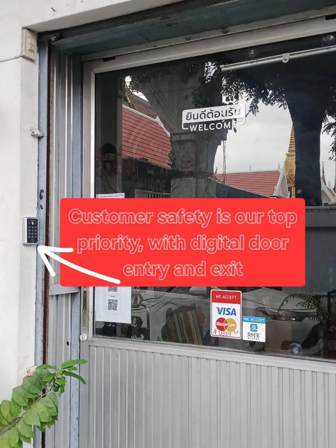 Property building in amazing khaosan hostel