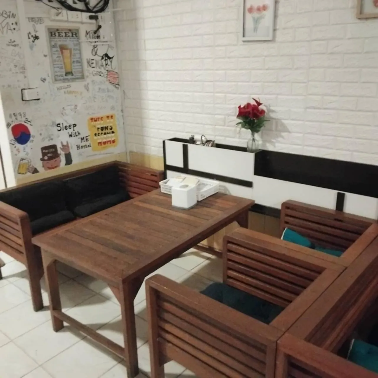 Property building in amazing khaosan hostel