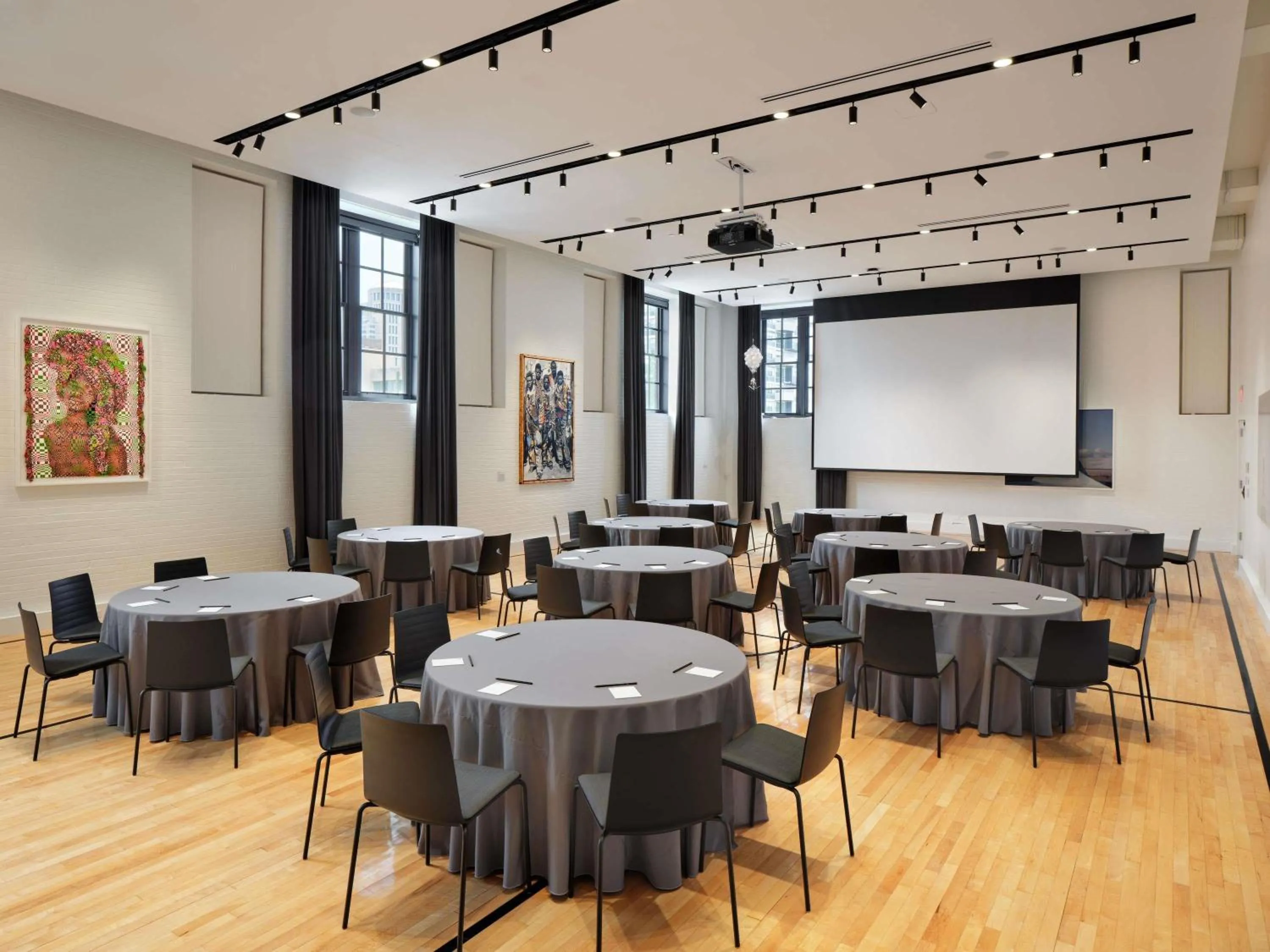 Meeting/conference room in 21c Museum Hotel St Louis