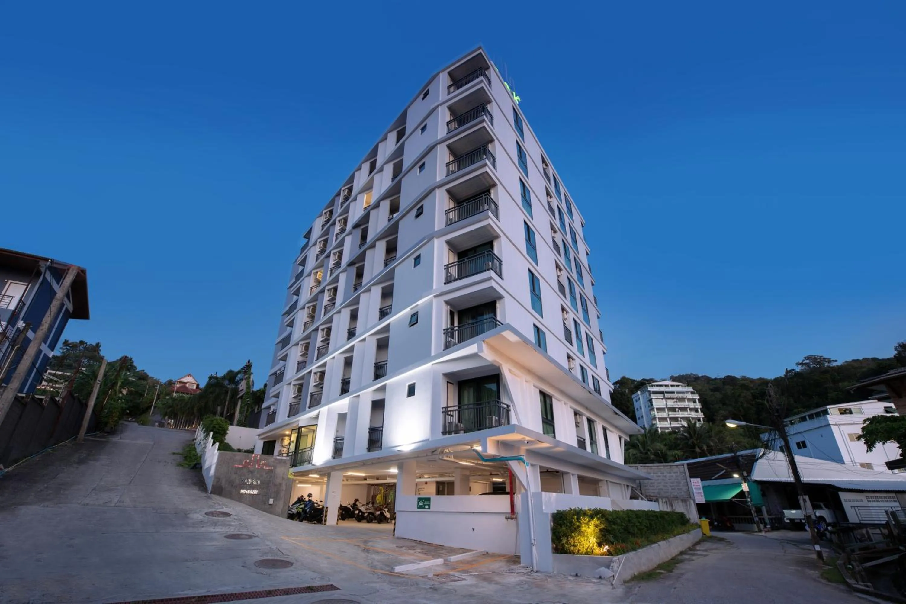 Property building in iCheck inn Darisa Patong
