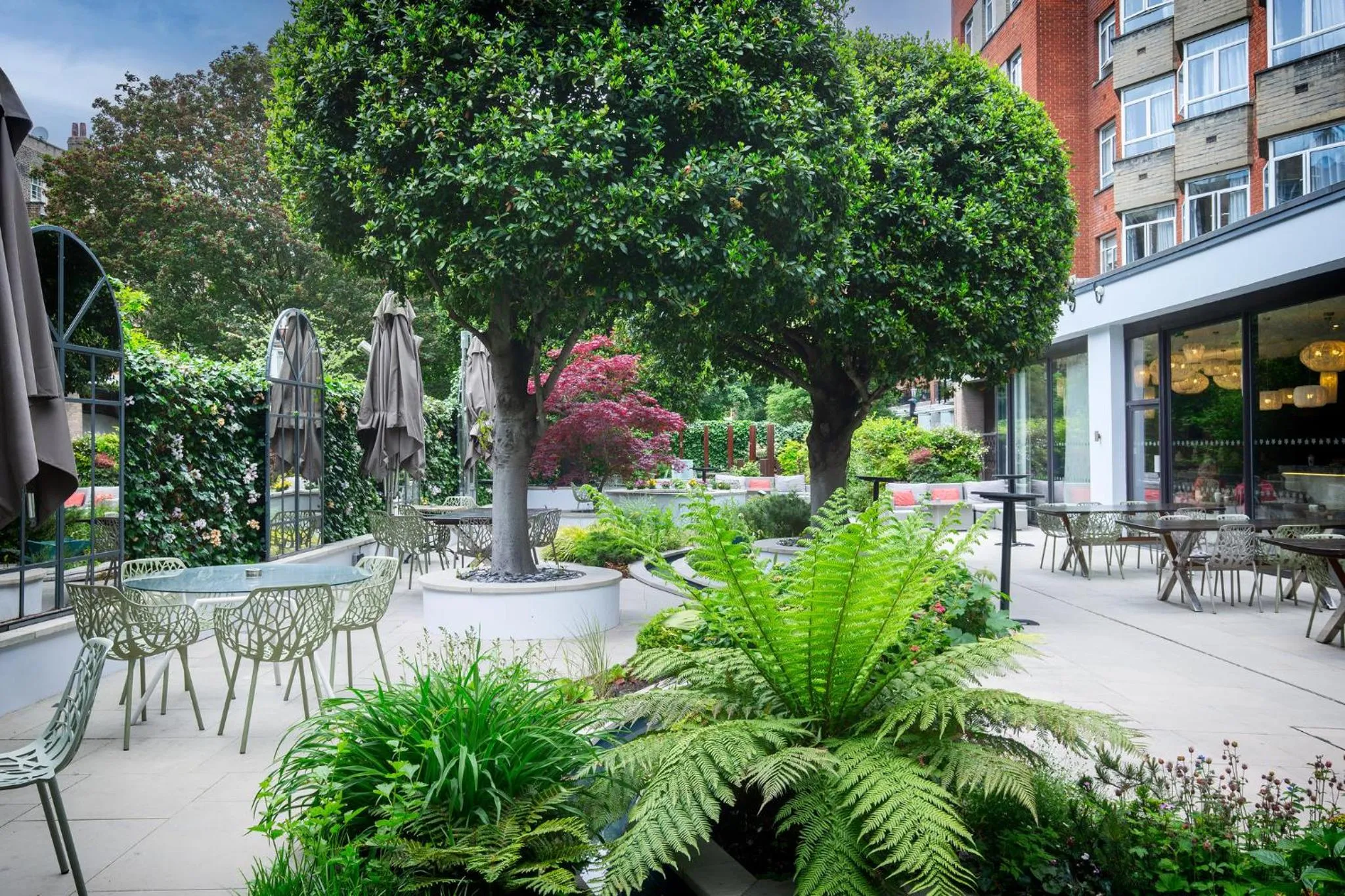 Garden in Bedford Hotel