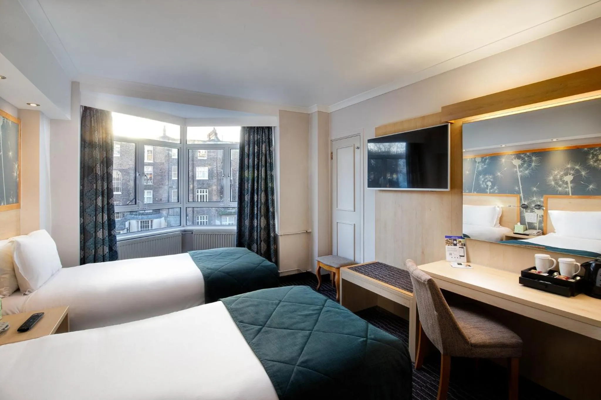 Photo of the whole room, Bed in Bedford Hotel