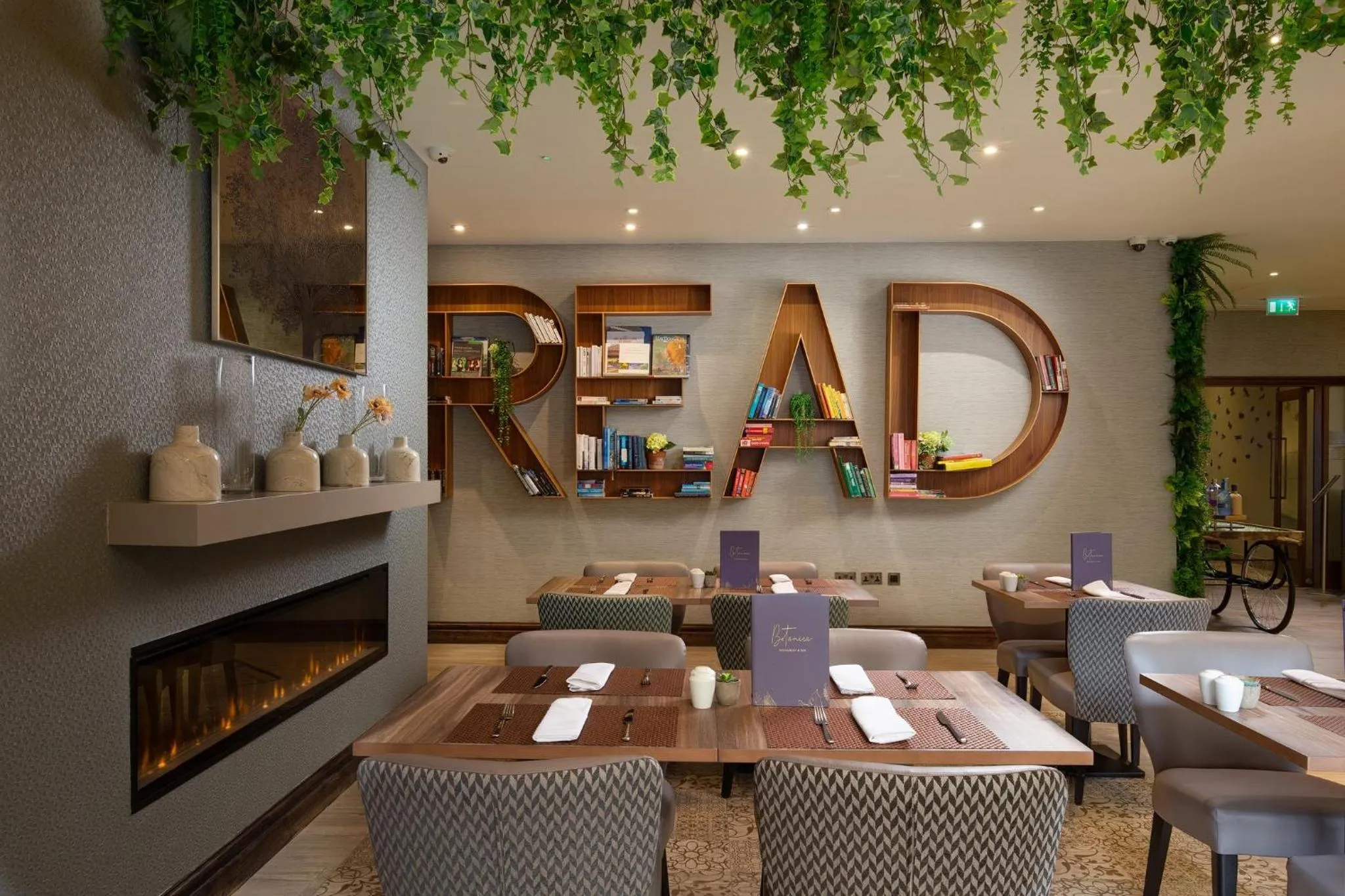 Restaurant/places to eat in Bedford Hotel