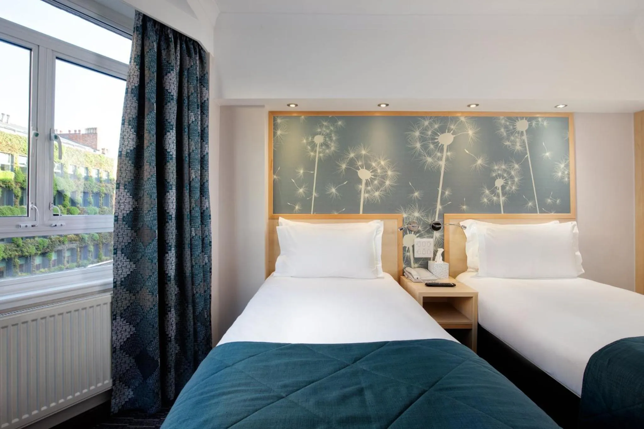 Photo of the whole room, Bed in Bedford Hotel