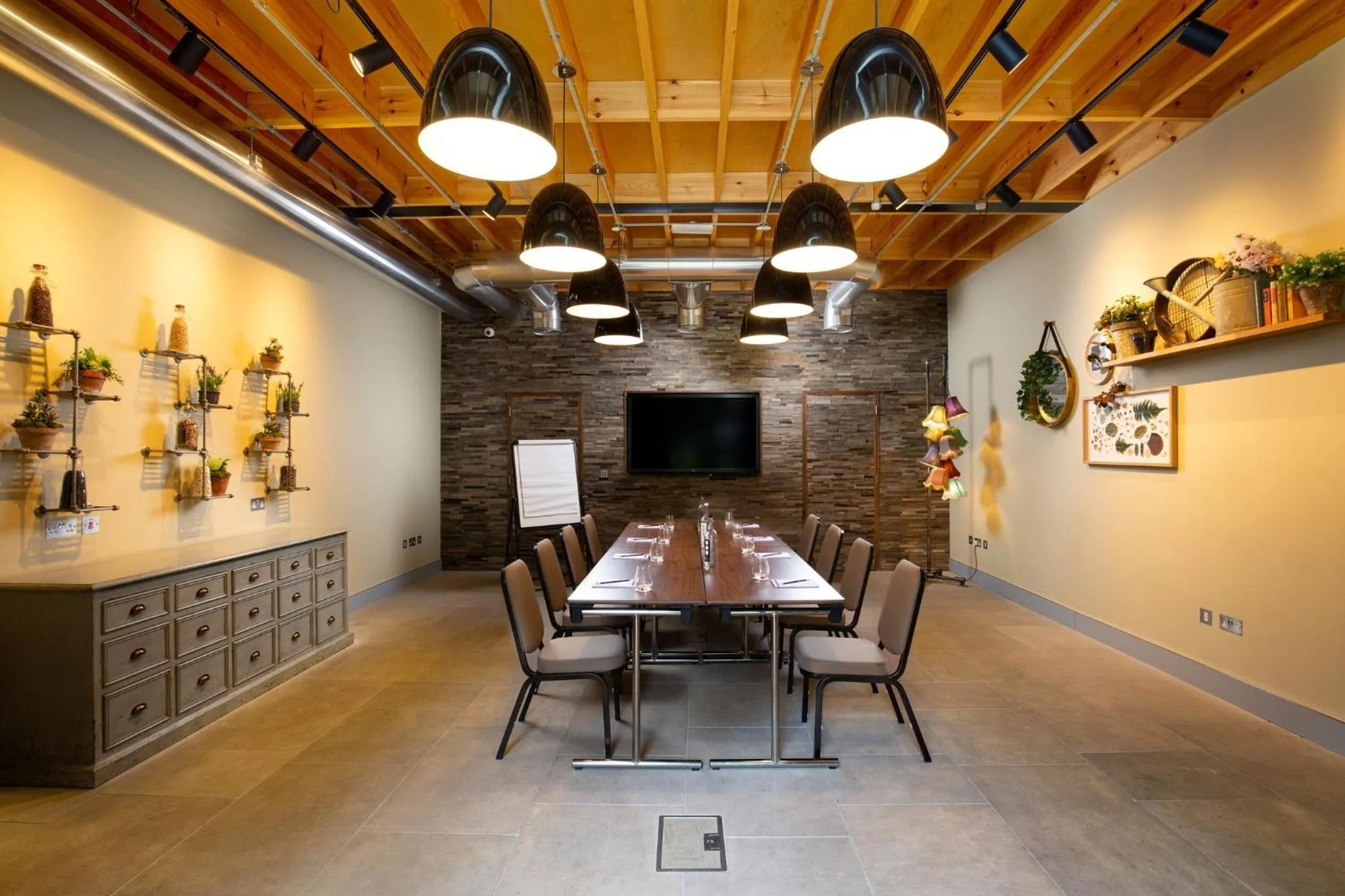 Business facilities in Bedford Hotel