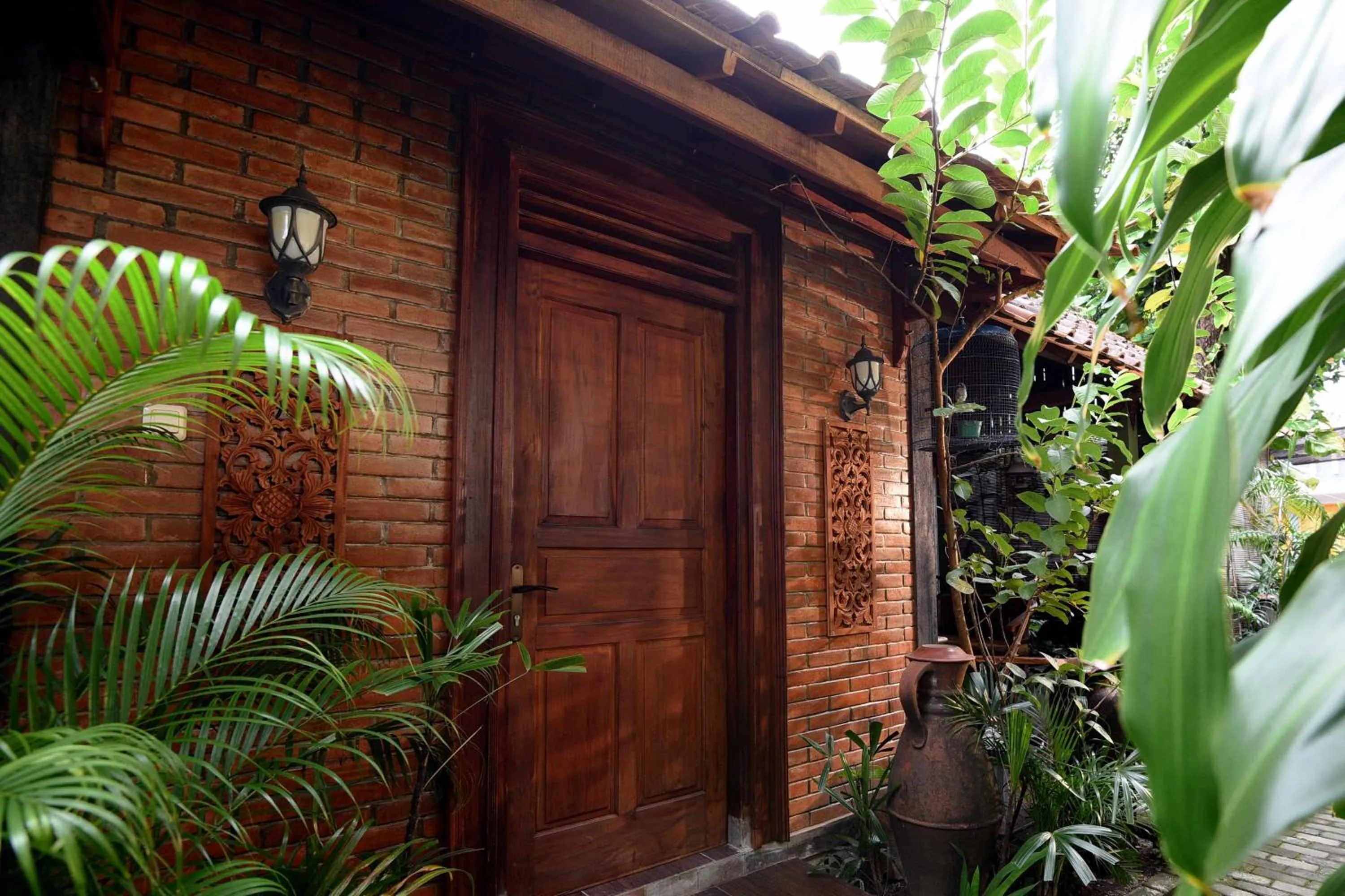 Ndalem Maharani Guest House