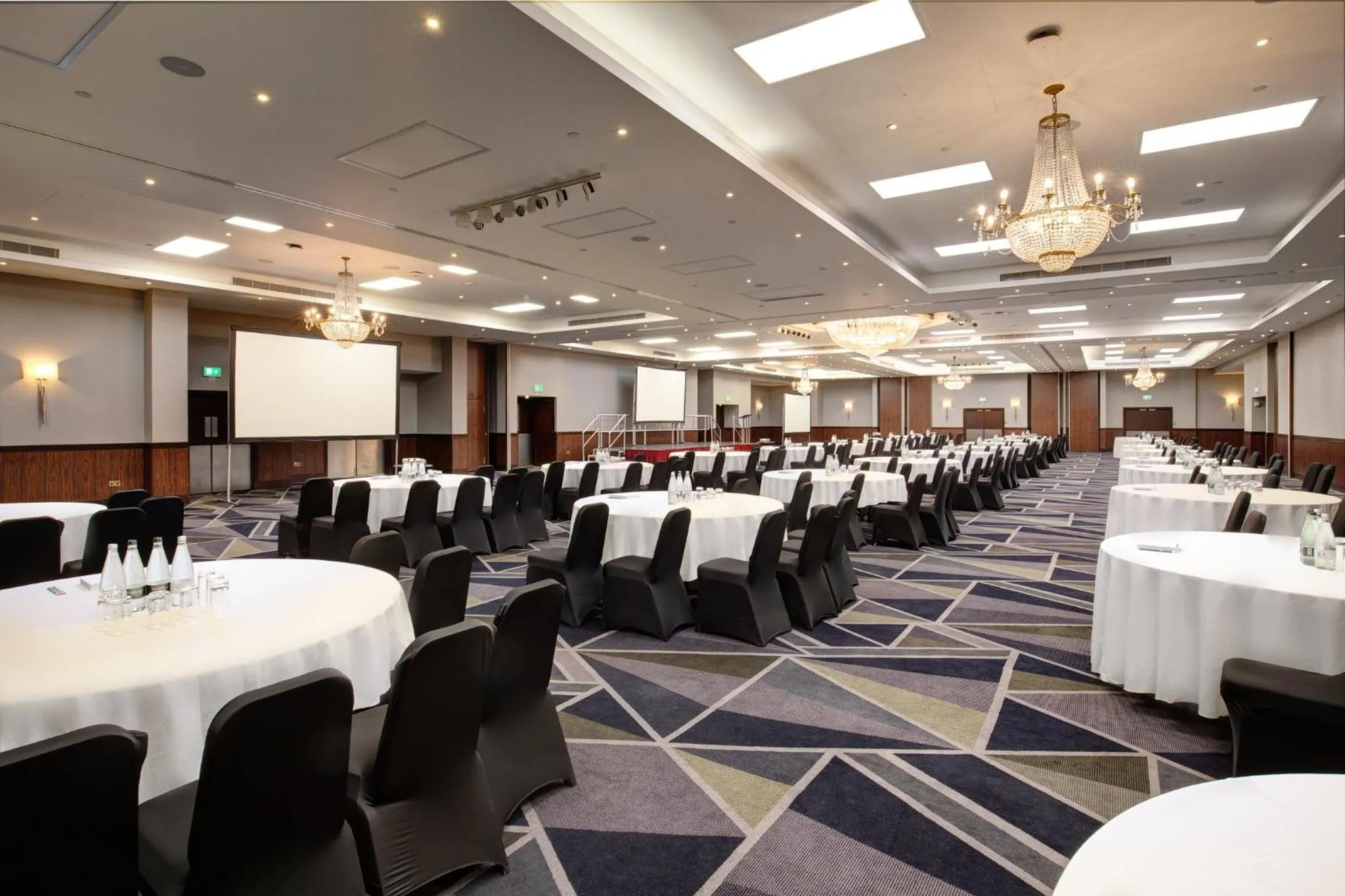 Business facilities in Royal National Hotel