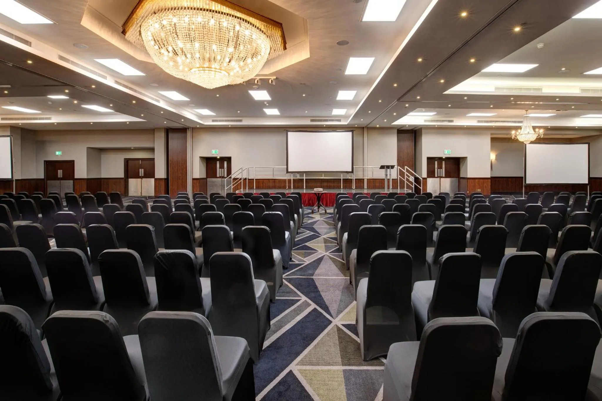 Business facilities in Royal National Hotel