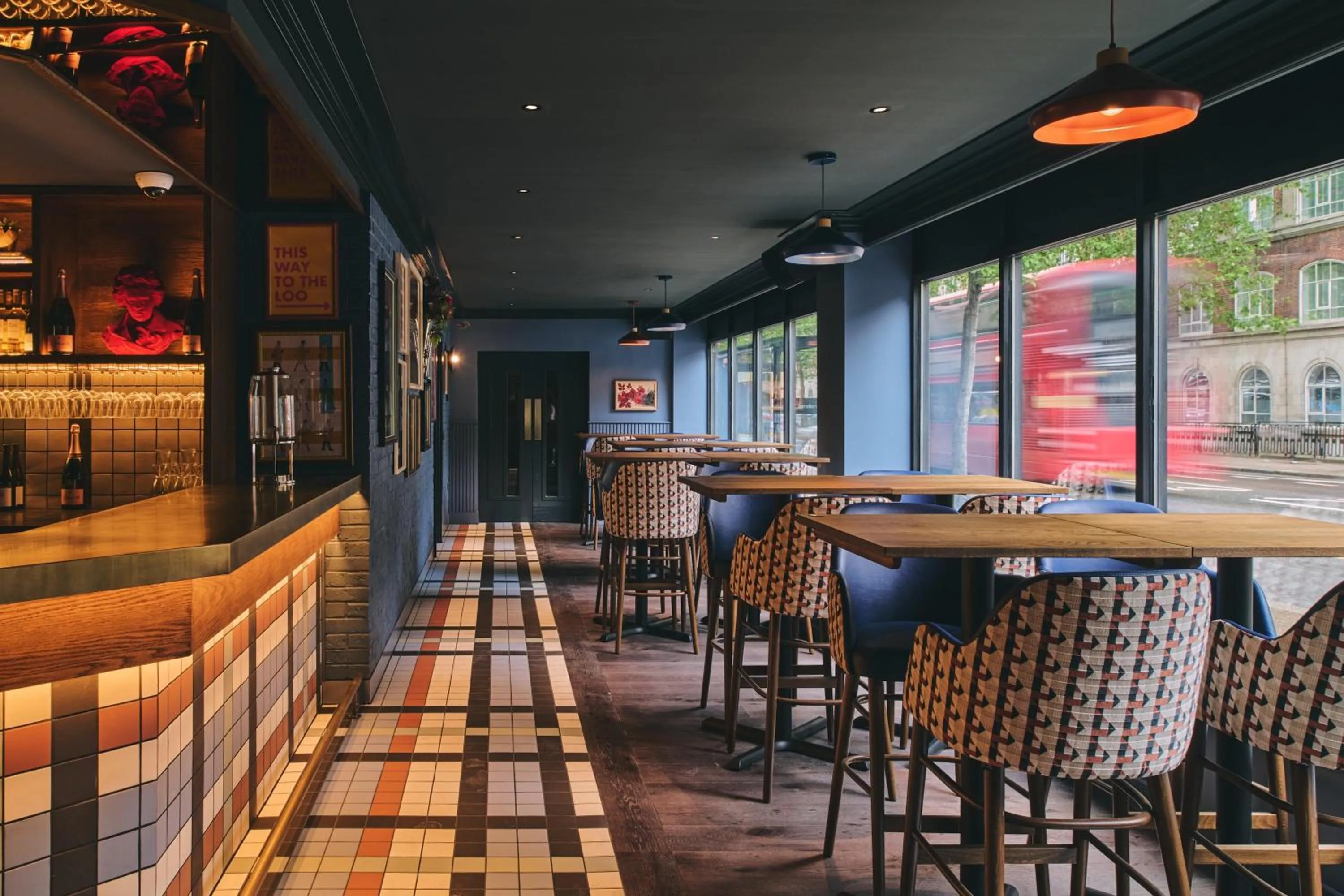 Restaurant/places to eat in Royal National Hotel