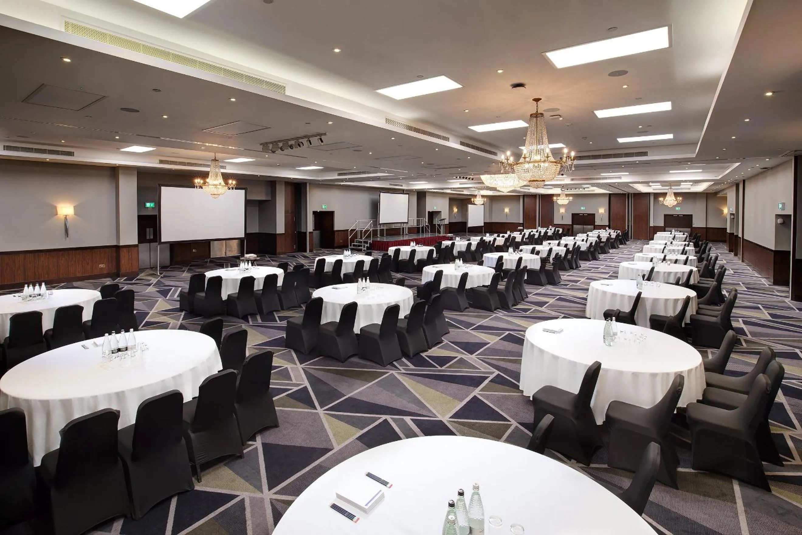 Business facilities in Royal National Hotel