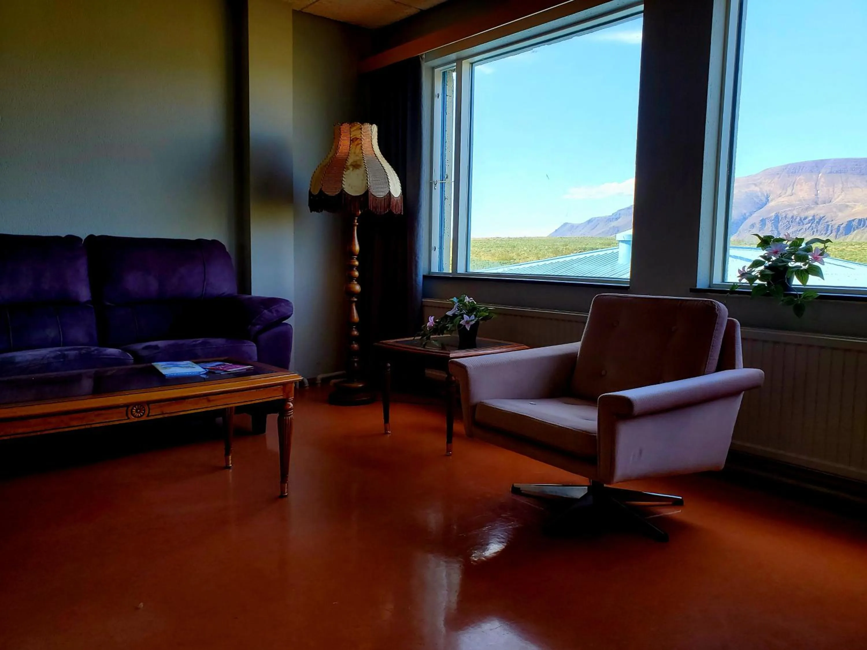 Living room in Víðines Guesthouse