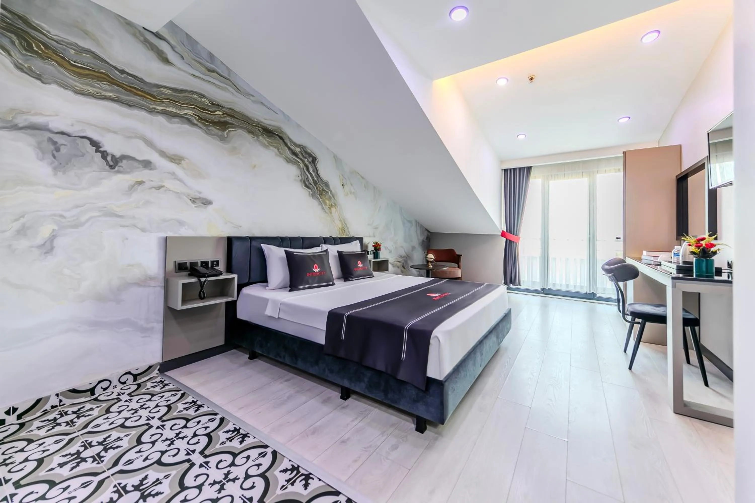 Photo of the whole room, Bed in Intercity Hotel Istanbul Airport