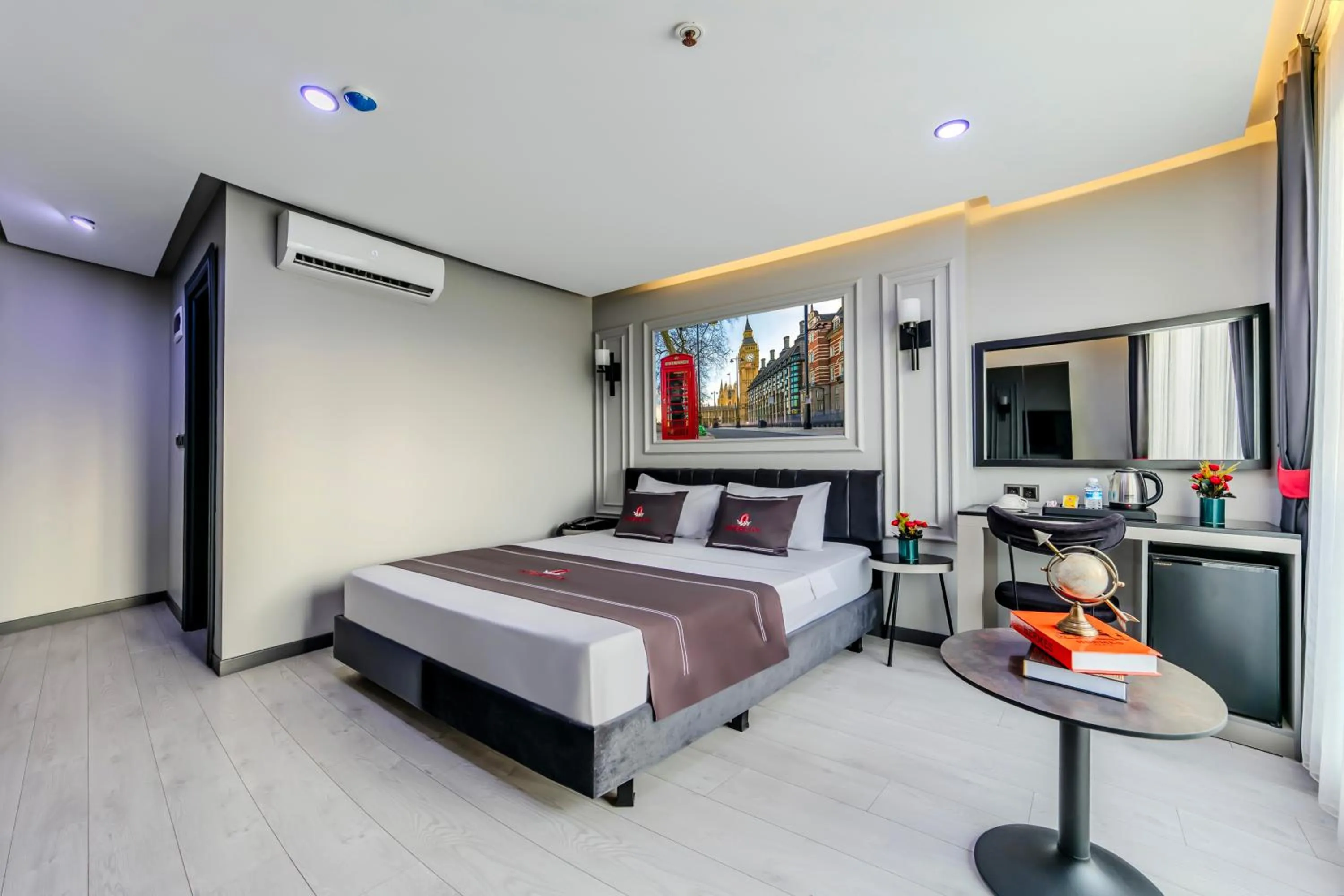 Photo of the whole room, Bed in Intercity Hotel Istanbul Airport