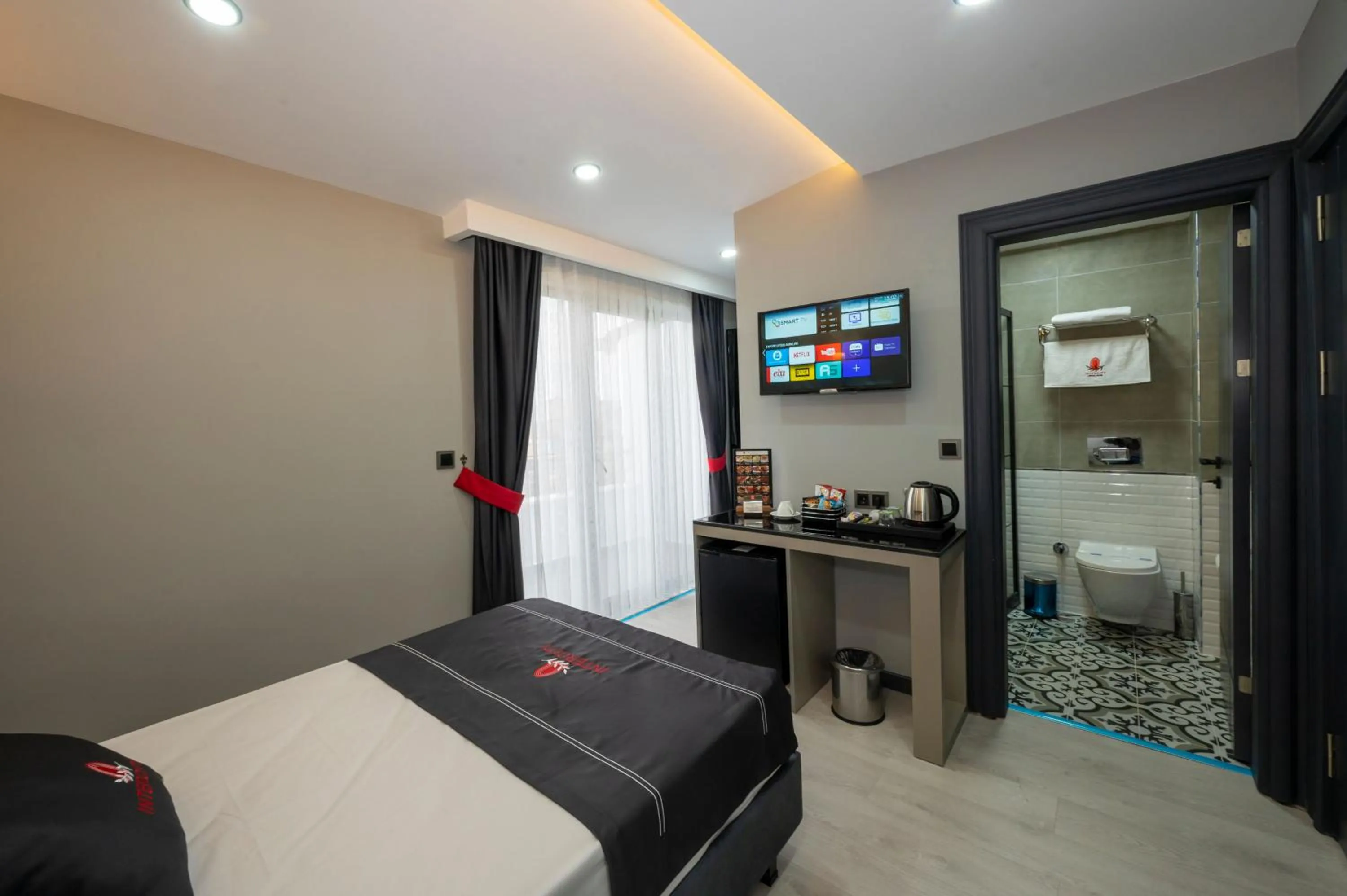 Photo of the whole room, Bed in Intercity Hotel Istanbul Airport