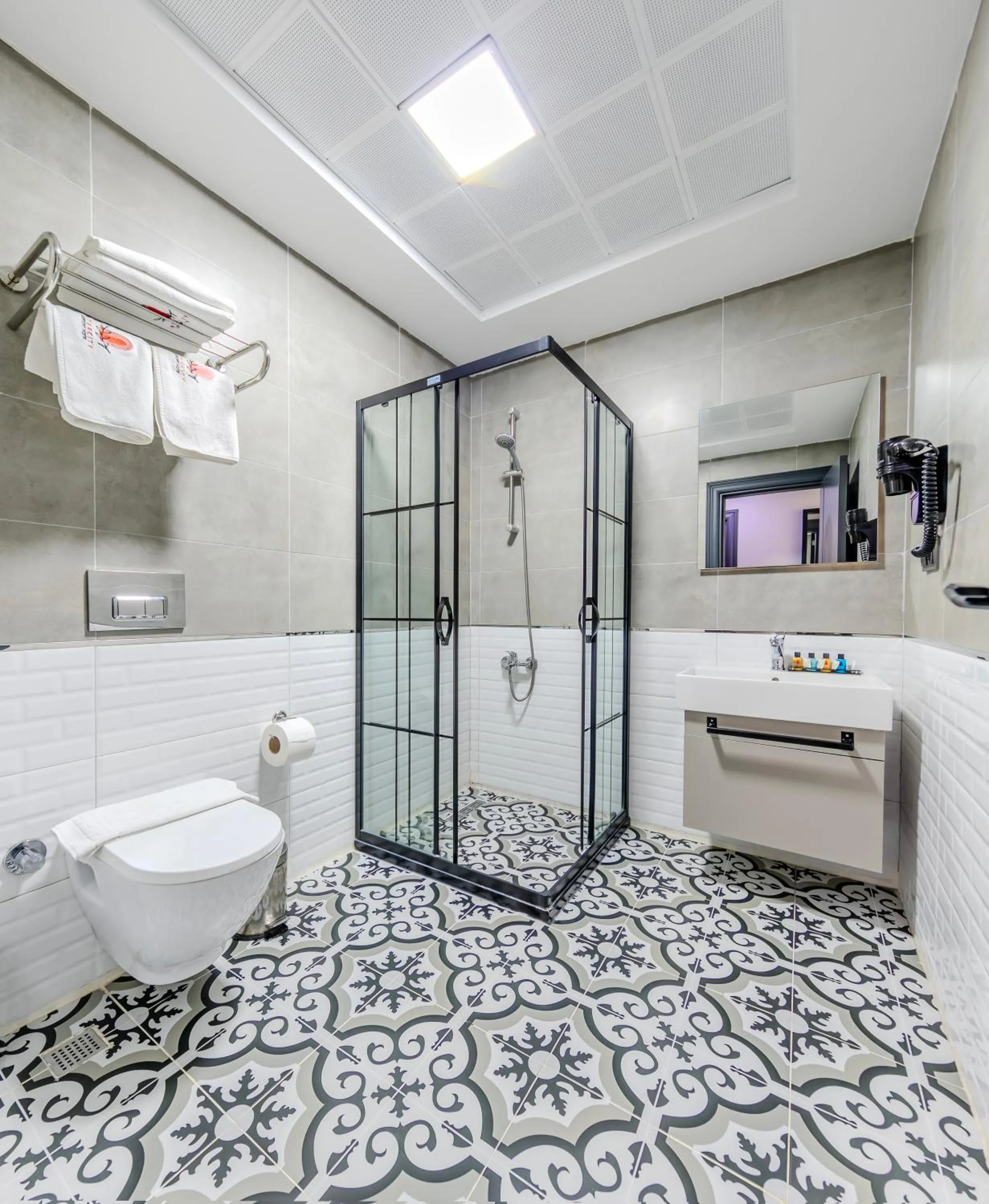 Bathroom in Intercity Hotel Istanbul Airport