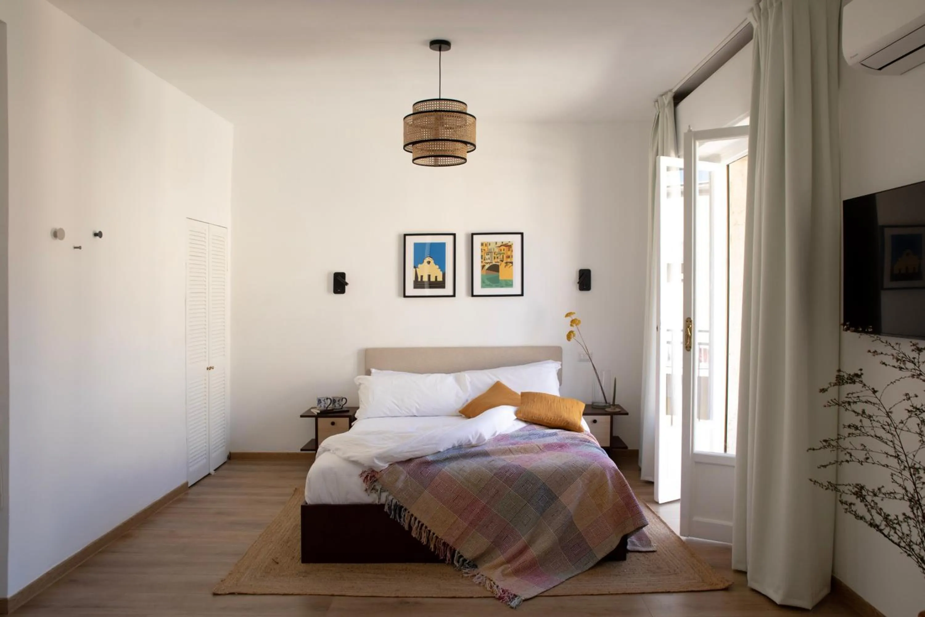 Bed in Bob W Florence Ponte Vecchio