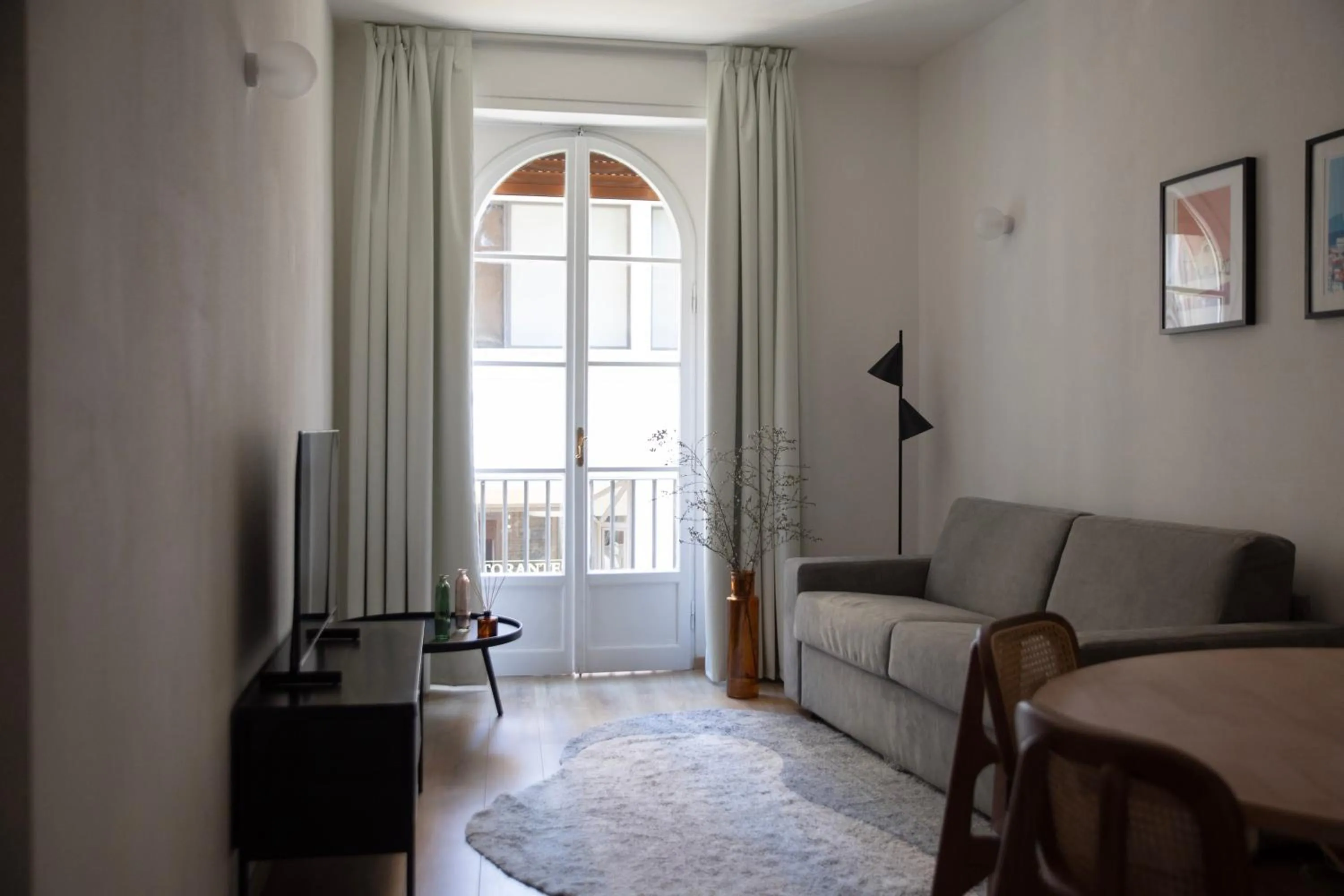 TV and multimedia in Bob W Florence Ponte Vecchio