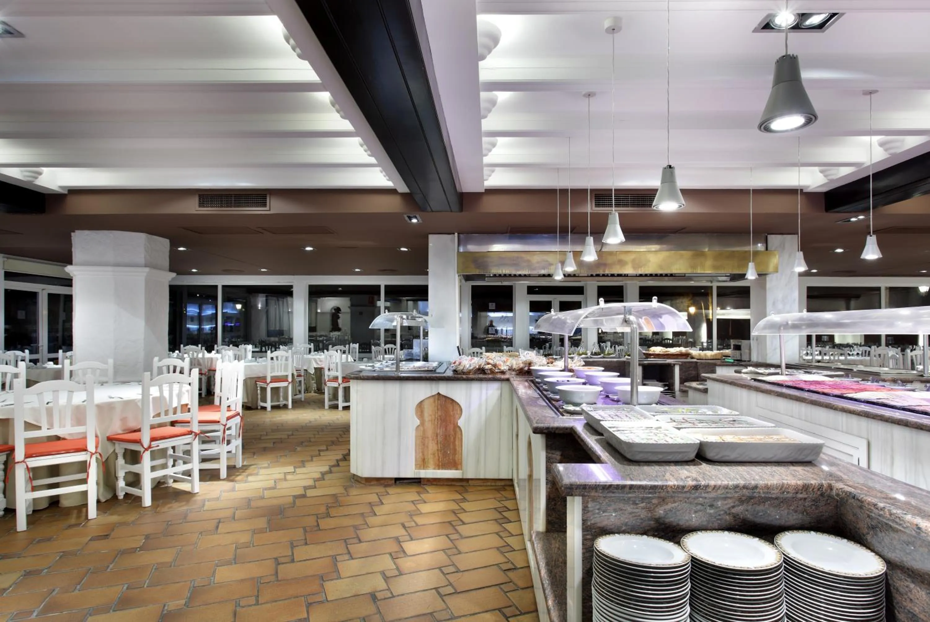 Restaurant/places to eat in Hotel Abades Benacazon