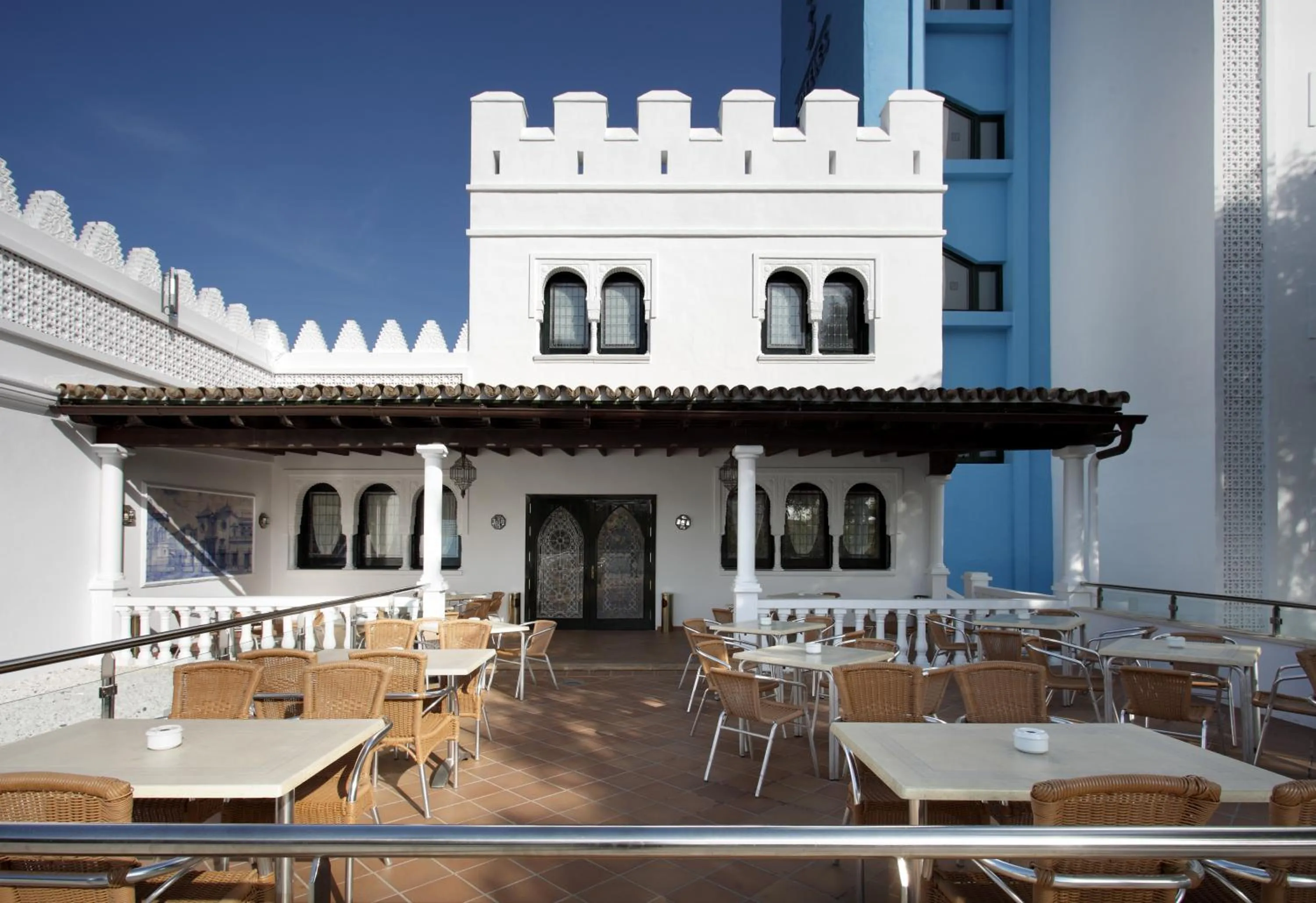 Restaurant/places to eat in Hotel Abades Benacazon