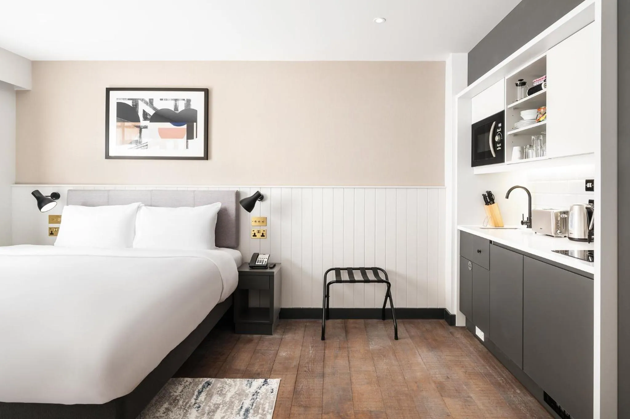 Photo of the whole room, Bed in Staybridge Suites Brighton by IHG