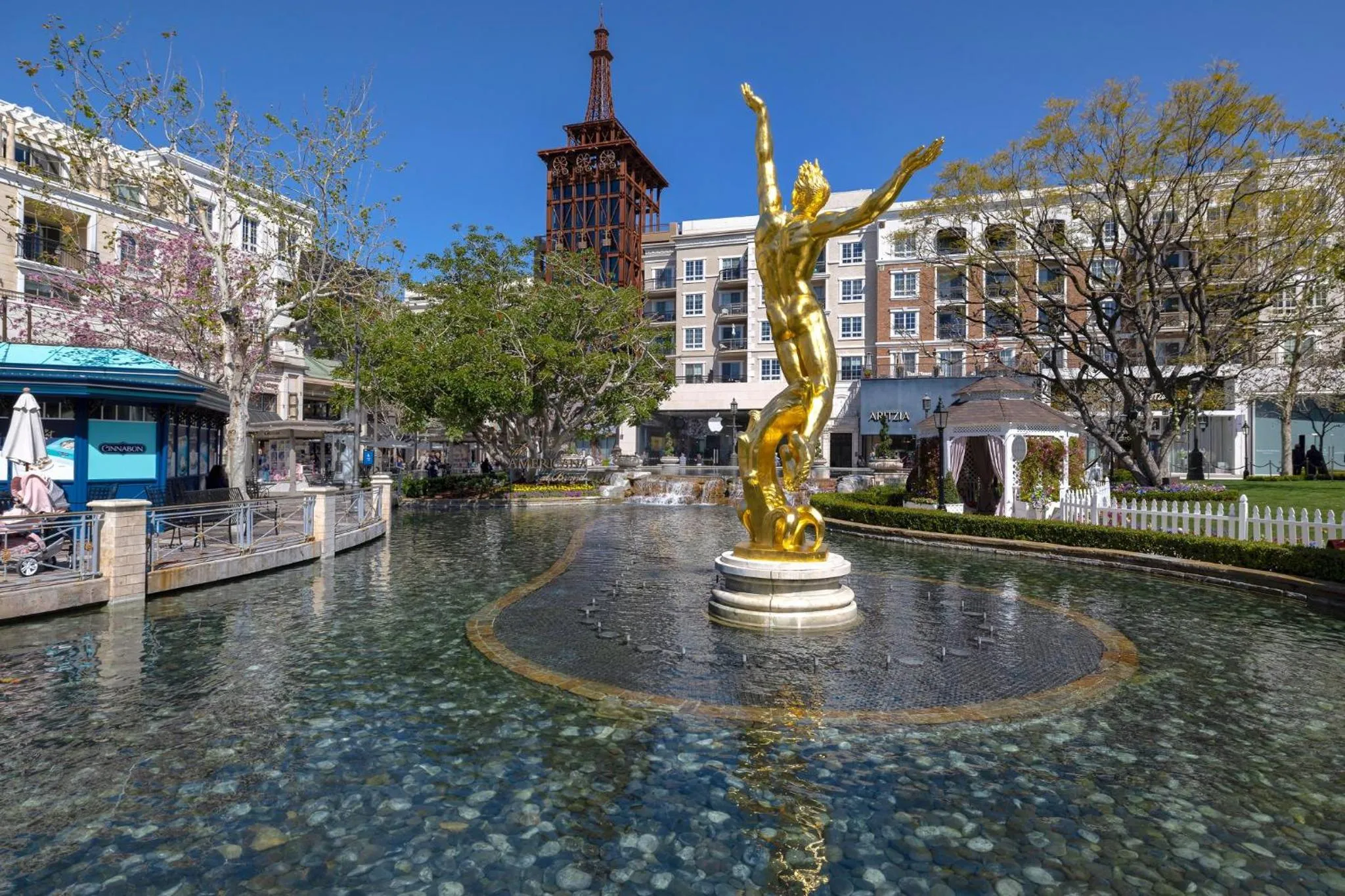 Area and facilities in Holiday Inn Express & Suites - Glendale Downtown