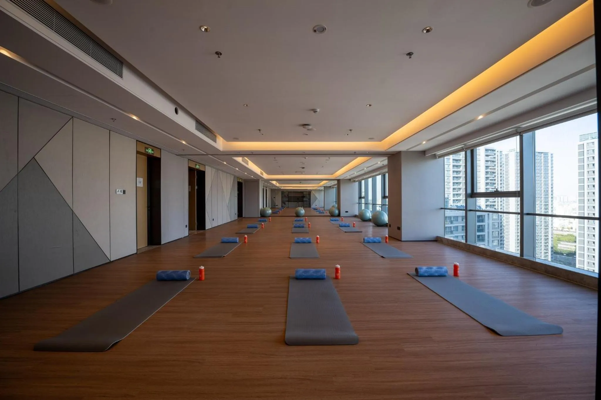 Meeting/conference room in EVEN Suzhou Grand Canal by IHG