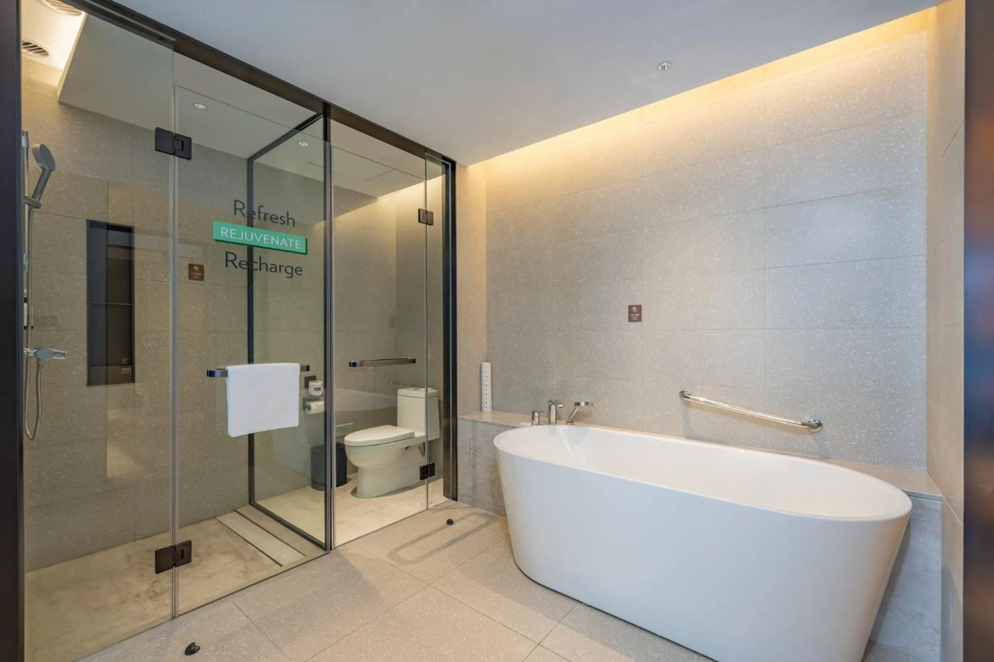 Photo of the whole room in EVEN Suzhou Grand Canal by IHG