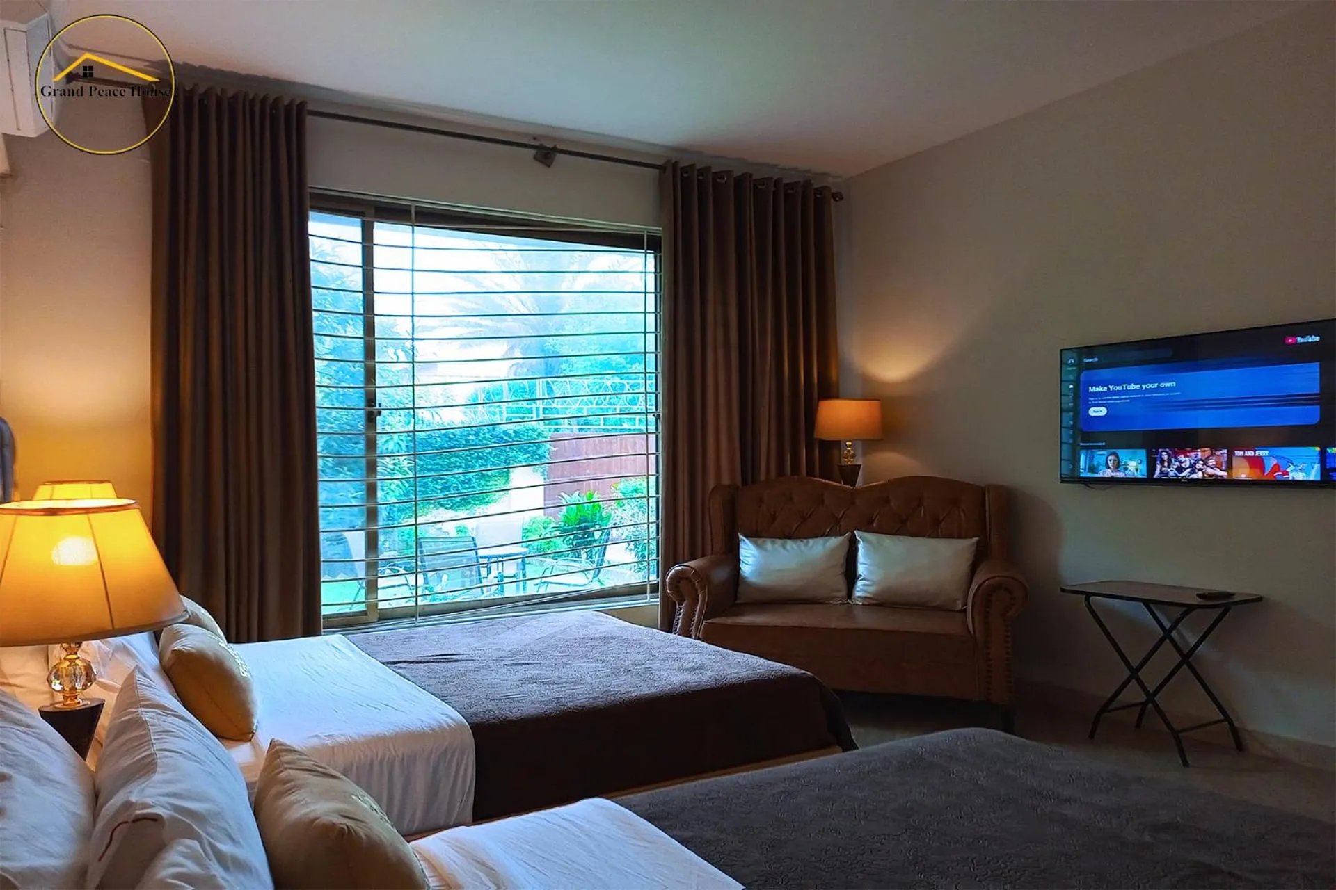 Bed in Grand Peace House II