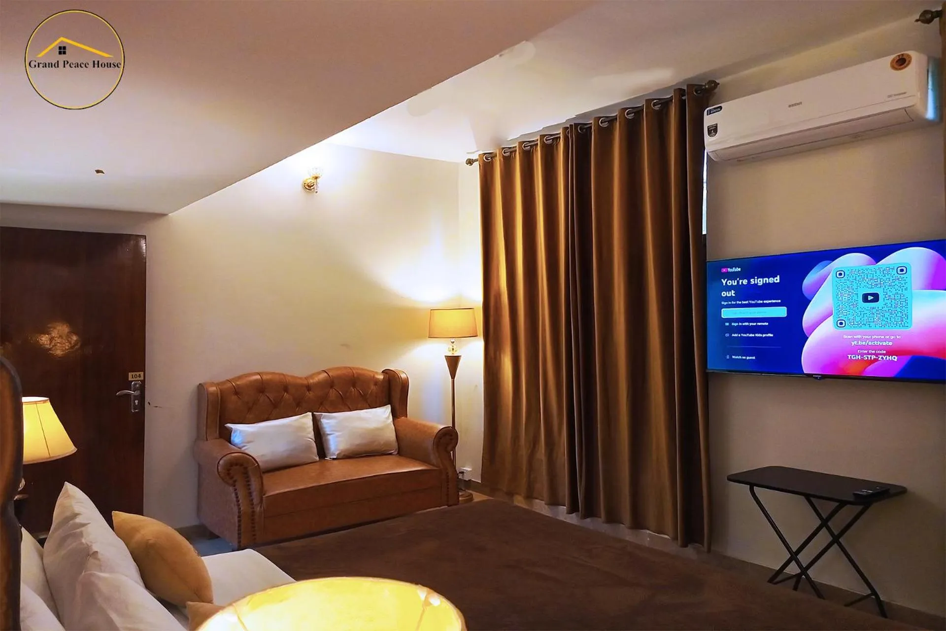 Bed in Grand Peace House II