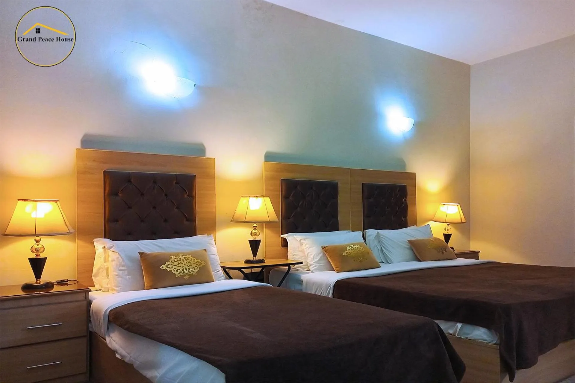 Bed in Grand Peace House II